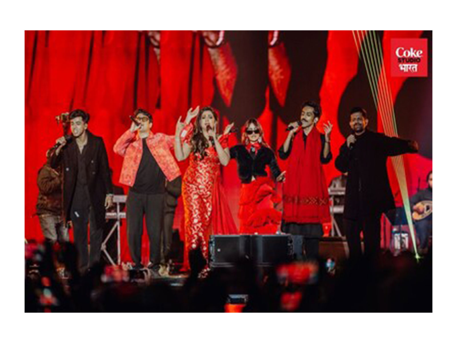 L–R: Utkarsh Wankhede, Aditya Rikhari, Shreya Ghoshal, Rashmeet Kaur, Divyam and Khwaab come together for a powerful medley at the first-ever Coke Studio Bharat Live in Delhi