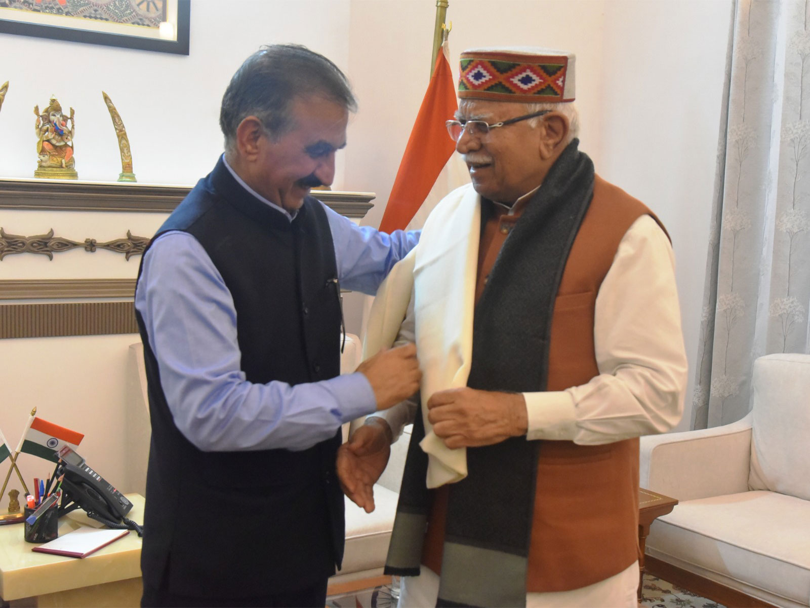 Chief Minister Sukhvinder Singh Sukhu with Manohar Lal Khattar (Photo/ANI)