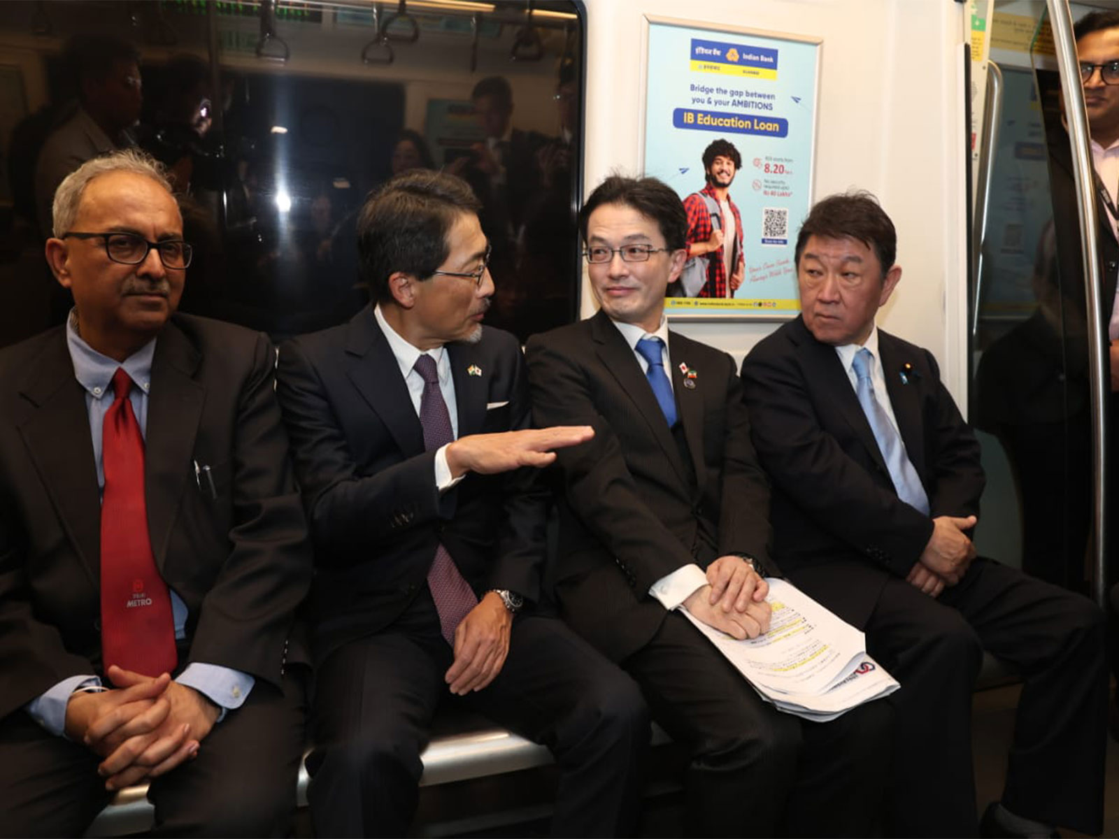 Japanese Foreign Minister Motegi takes a ride in Delhi Metro (Photo/DMRC)