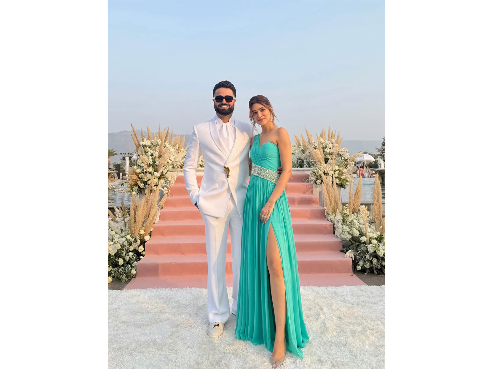 Kriti Sanon and Kabir Bahia (Image source: Kabir Bahia's Instagram) Kriti Sanon and Kabir Bahia (Image source: Kabir Bahia's Instagram)