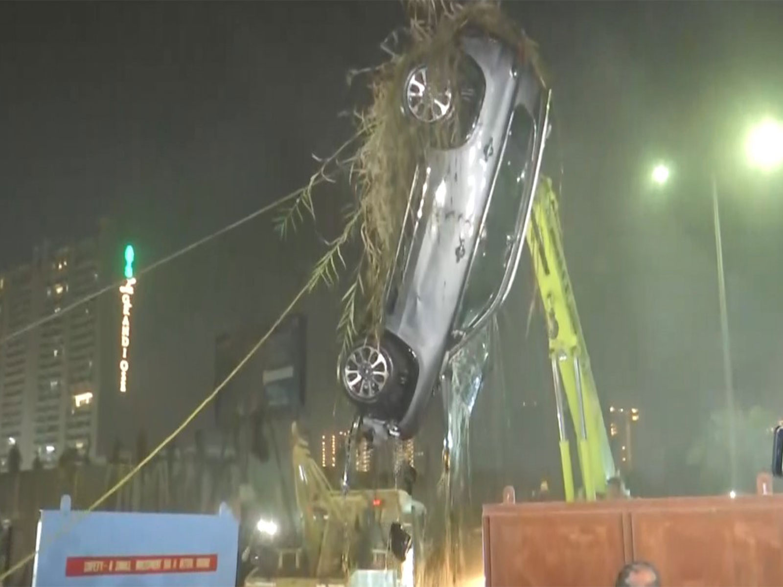 NDRF teams retrieve the car of the victim Yuvraj Mehta (Photo/ANI)