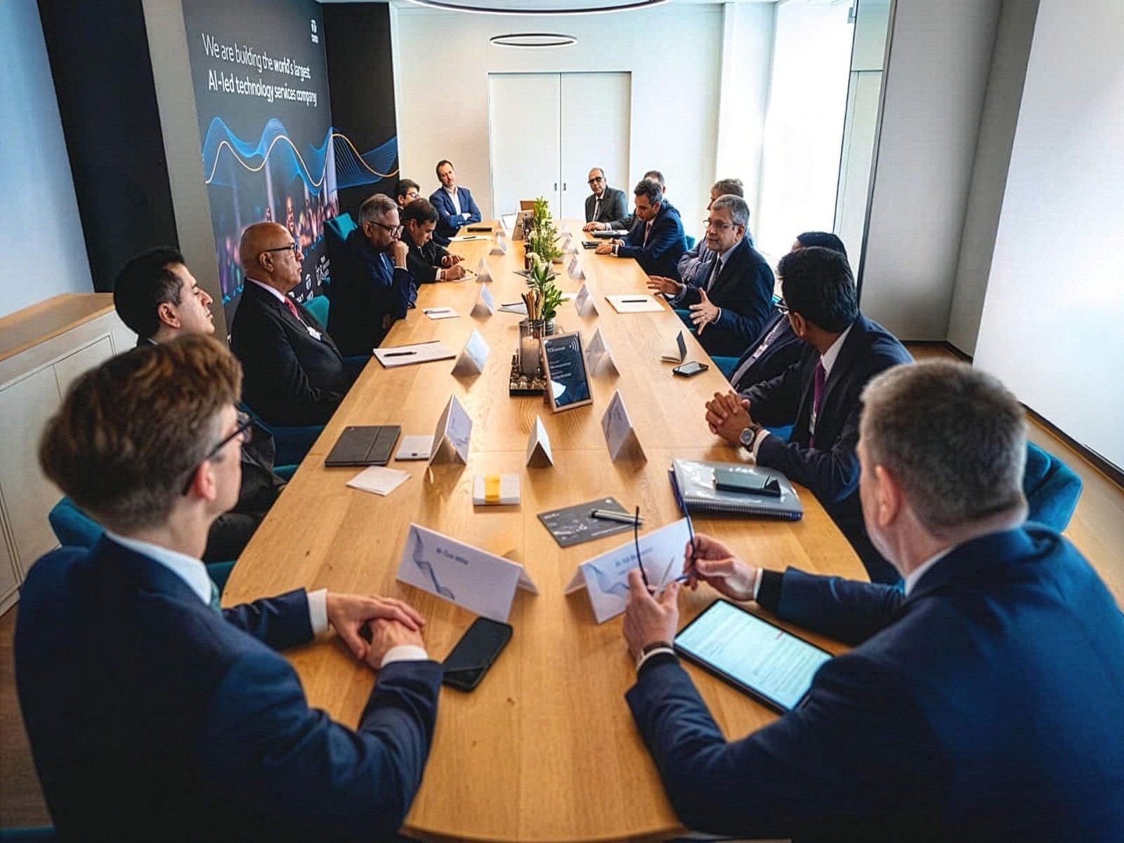 Union Minister Ashwini Vaishnaw holds meetings at the World Economic Forum (WEF) in Davos. (Photo/X/AshwiniVaishnaw)