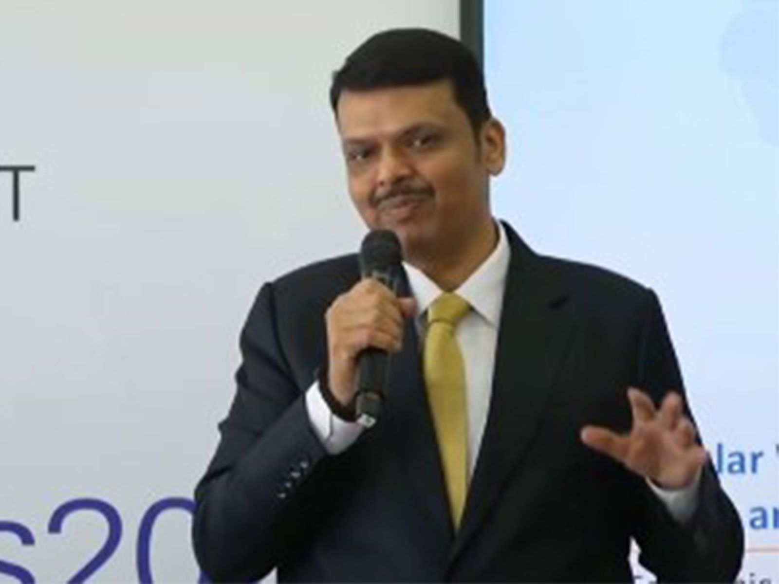 शेतकऱ्यांसाठी महाराष्ट्रात वर्षअखेरपर्यंत १६ GW सौरऊर्जा निर्मिती: देवेंद्र फडणवीस