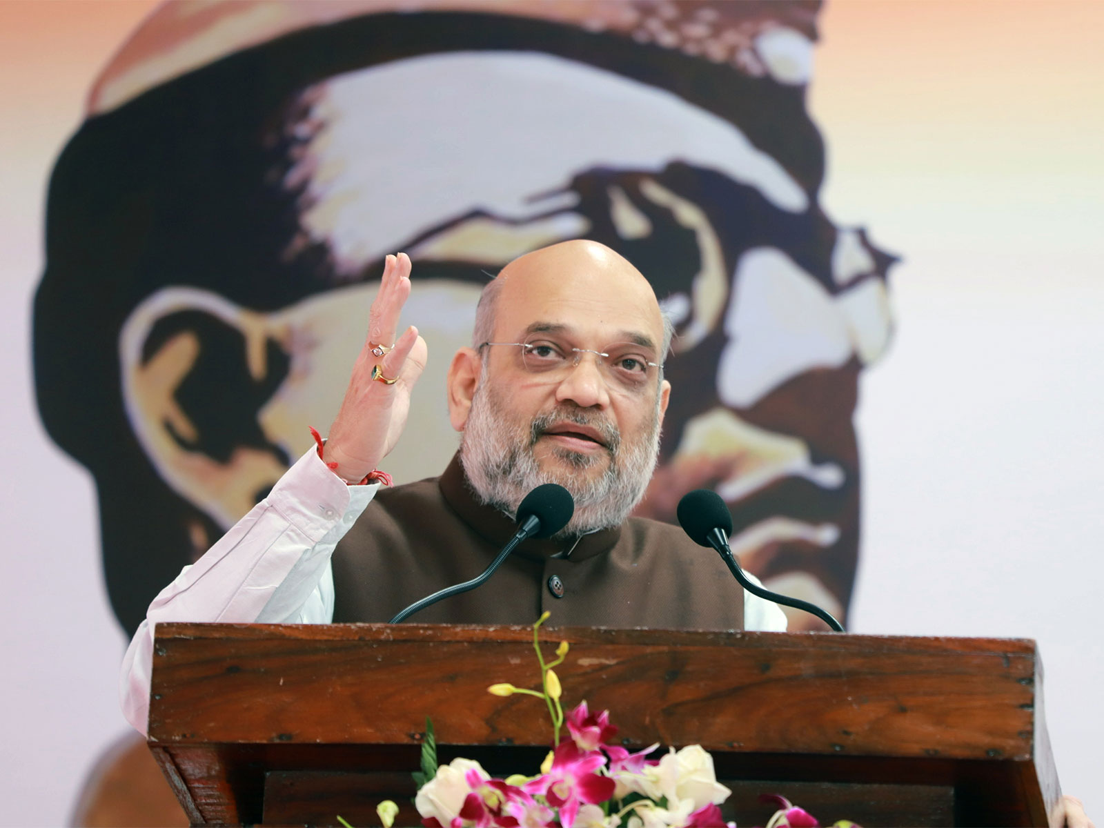 
    Home Minister Amit Shah pays tribute to Subhash Chandra Bose
    