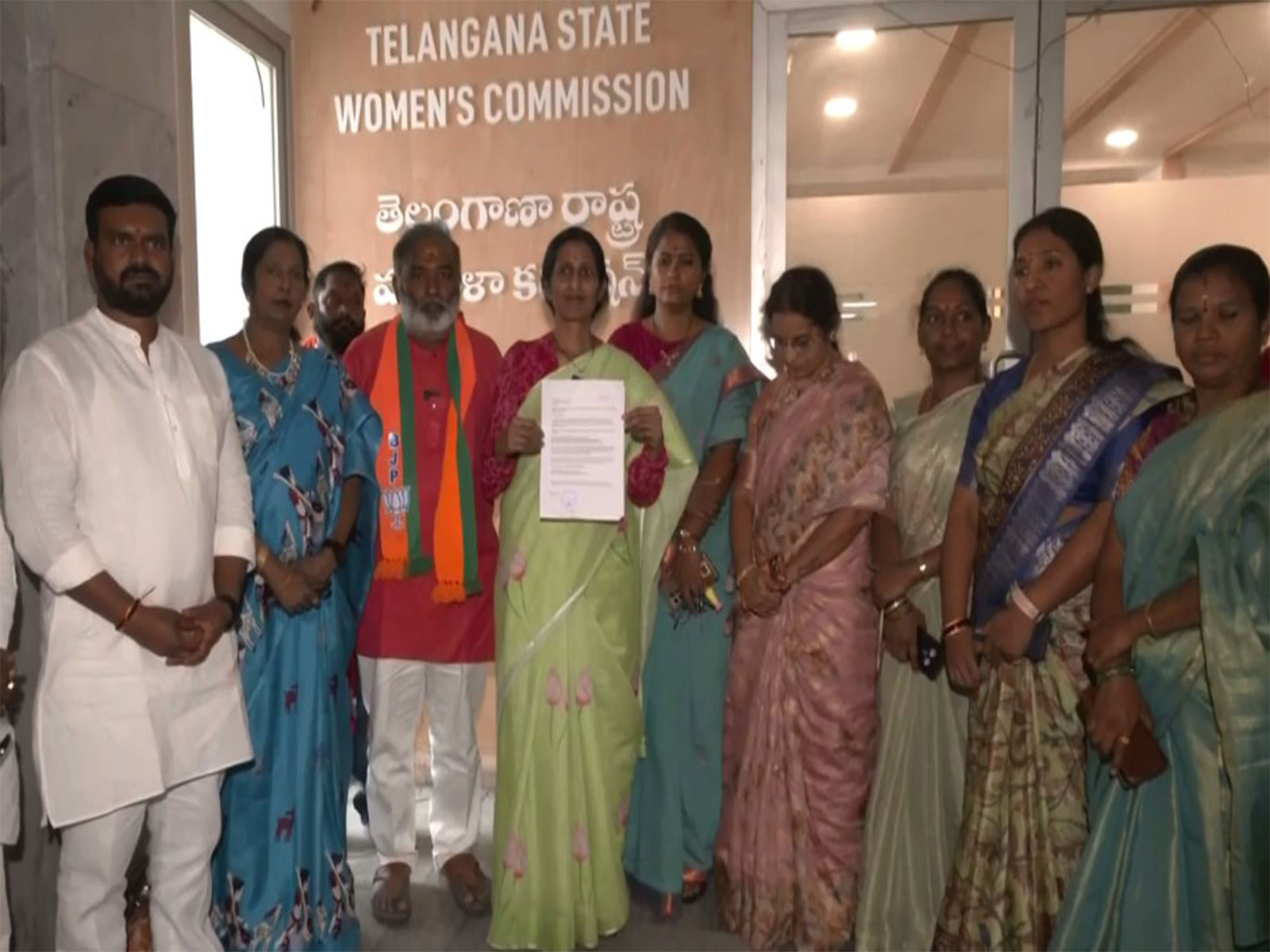 Akula Srivani files complaint against AIMIM MLA Akbaruddin Owaisi (Photo/ANI)