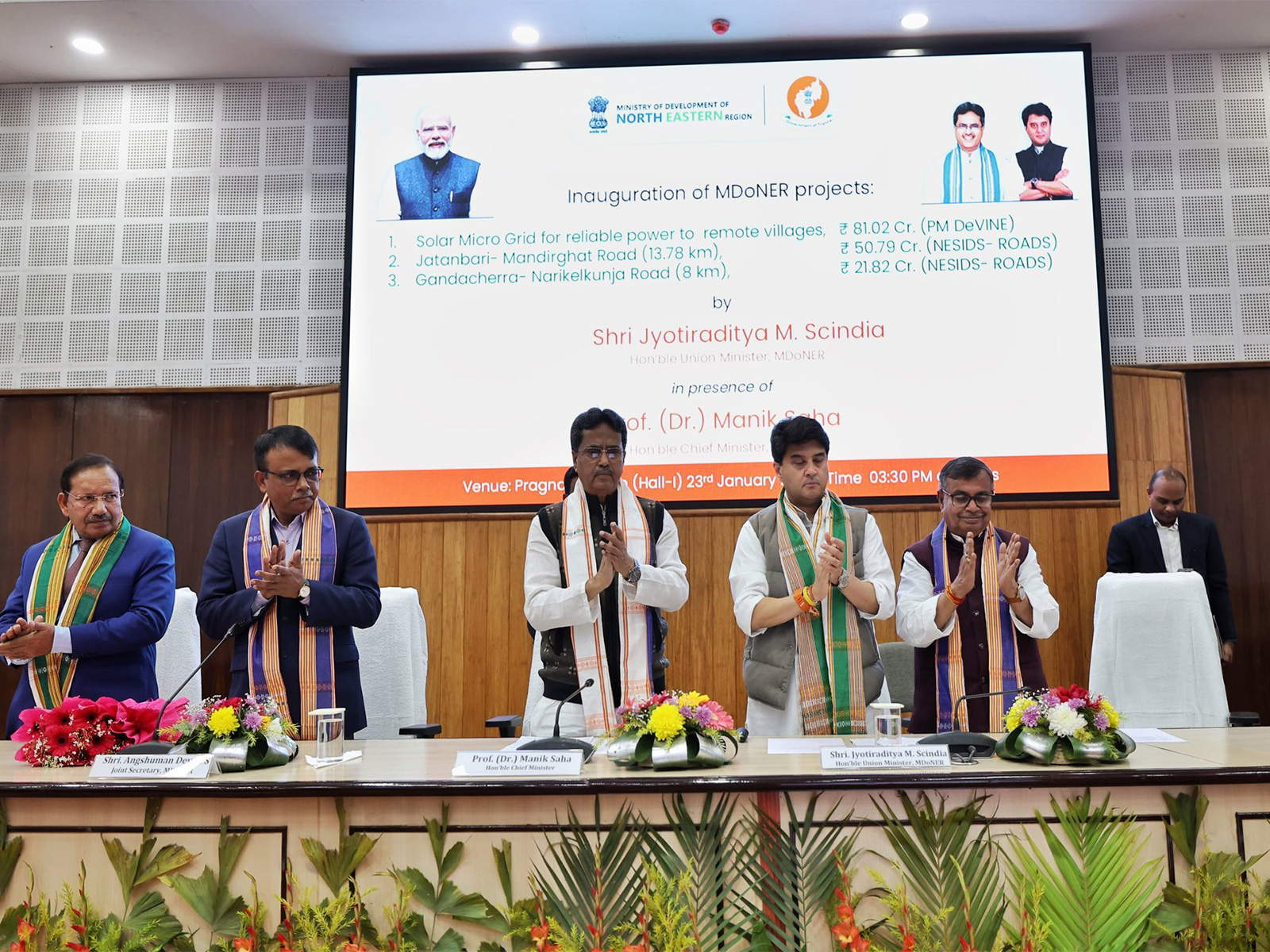 Union Minister Jyotiraditya Scindia and Tripura Chief Minister Manik Saha (Photo/X@JM_Scindia)