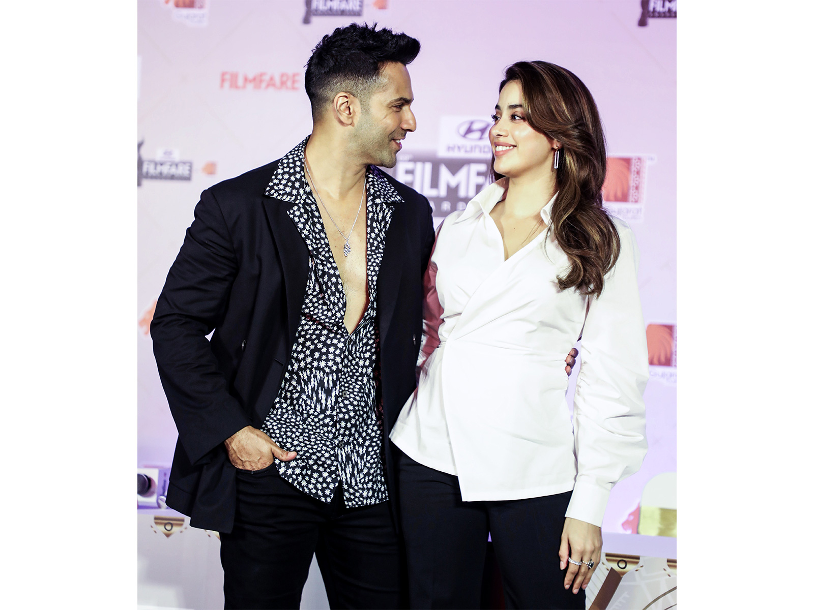 Varun Dhawan, Janhvi Kapoor (File photo/ANI) Varun Dhawan, Janhvi Kapoor (File photo/ANI)