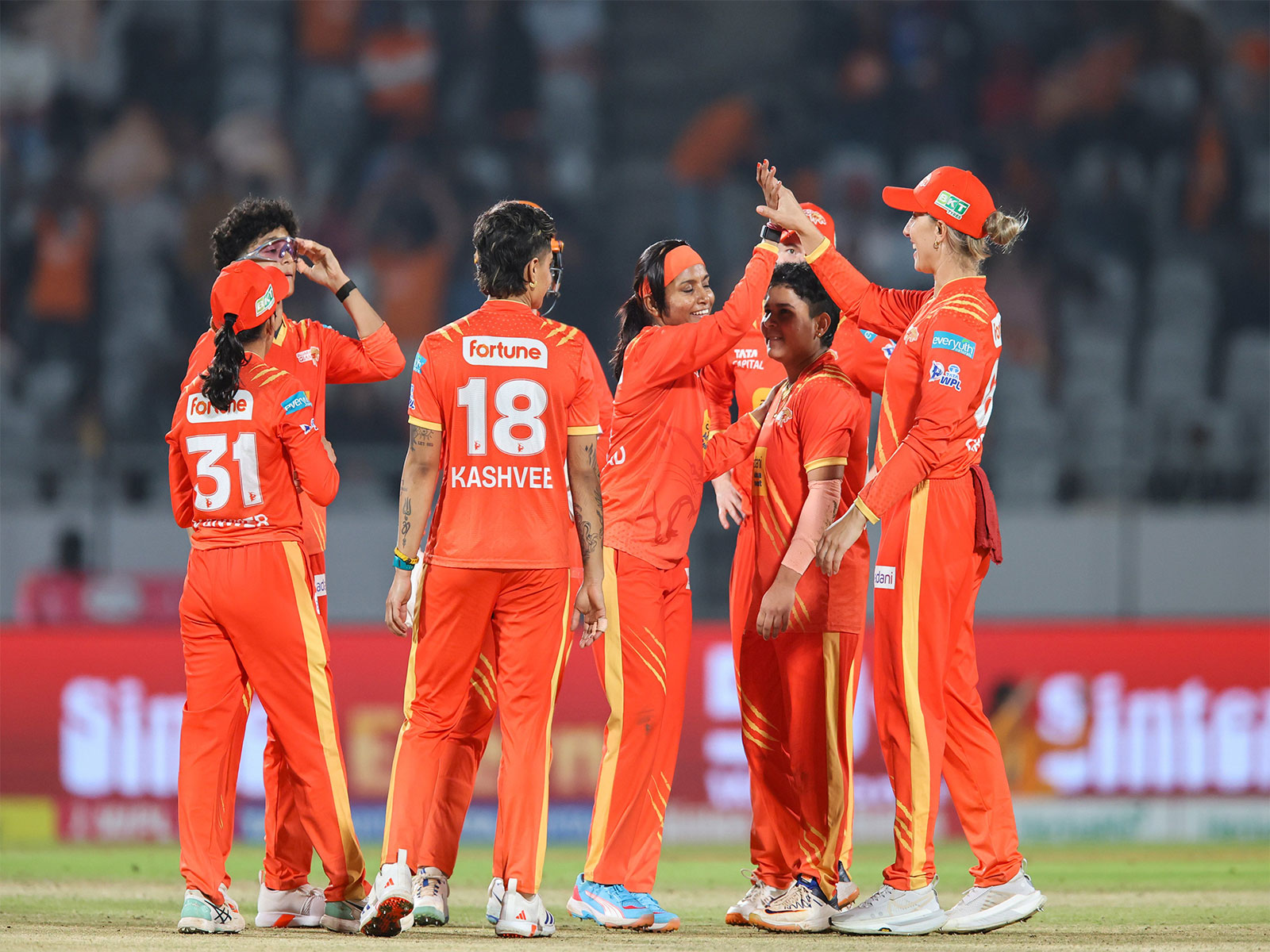 Gujarat Giants players celebrating. (Photo: X/@wplt20)
