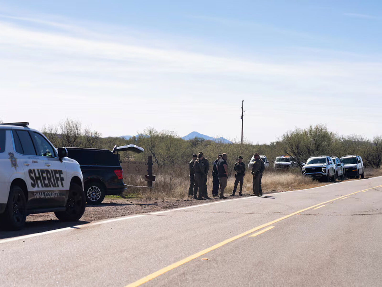 US Border Patrol agents gather near the scene of a shooting between Amado and Arivaca, Arizona, US. (Photo/Reuters)