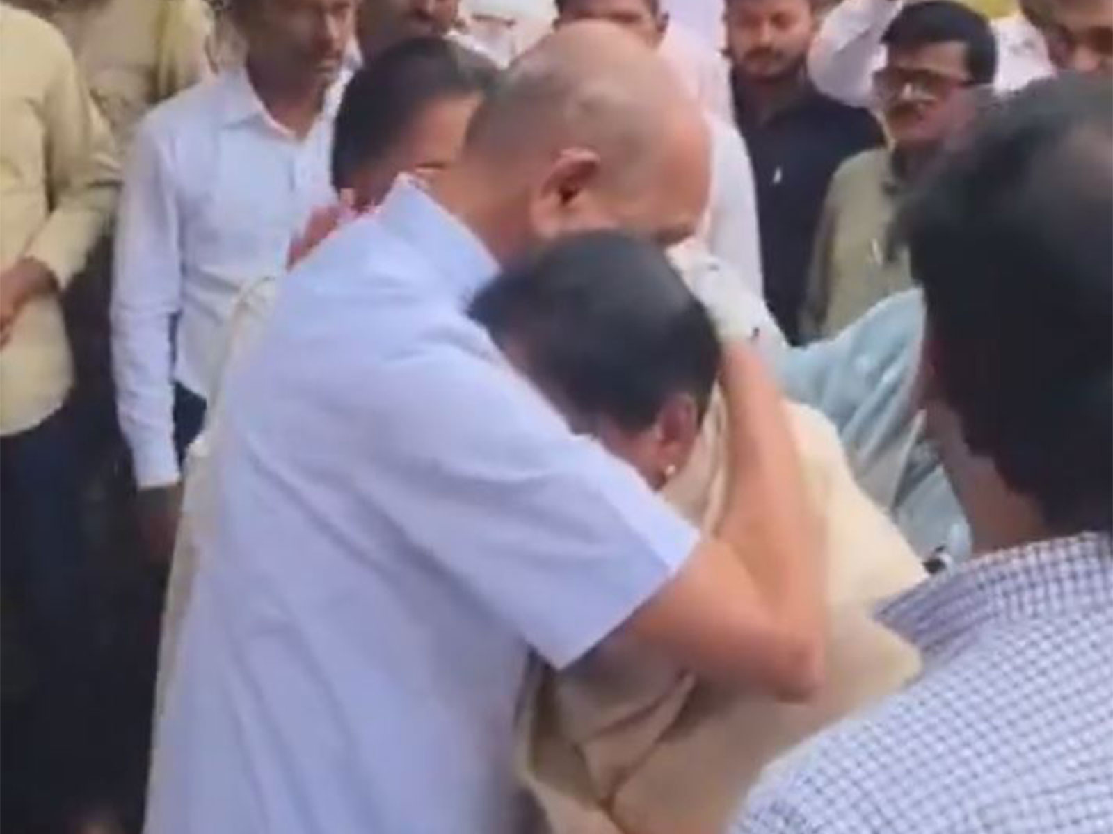 Sunetra Pawar breaks down as family mourns Ajit Pawar’s death (Photo/ANI)