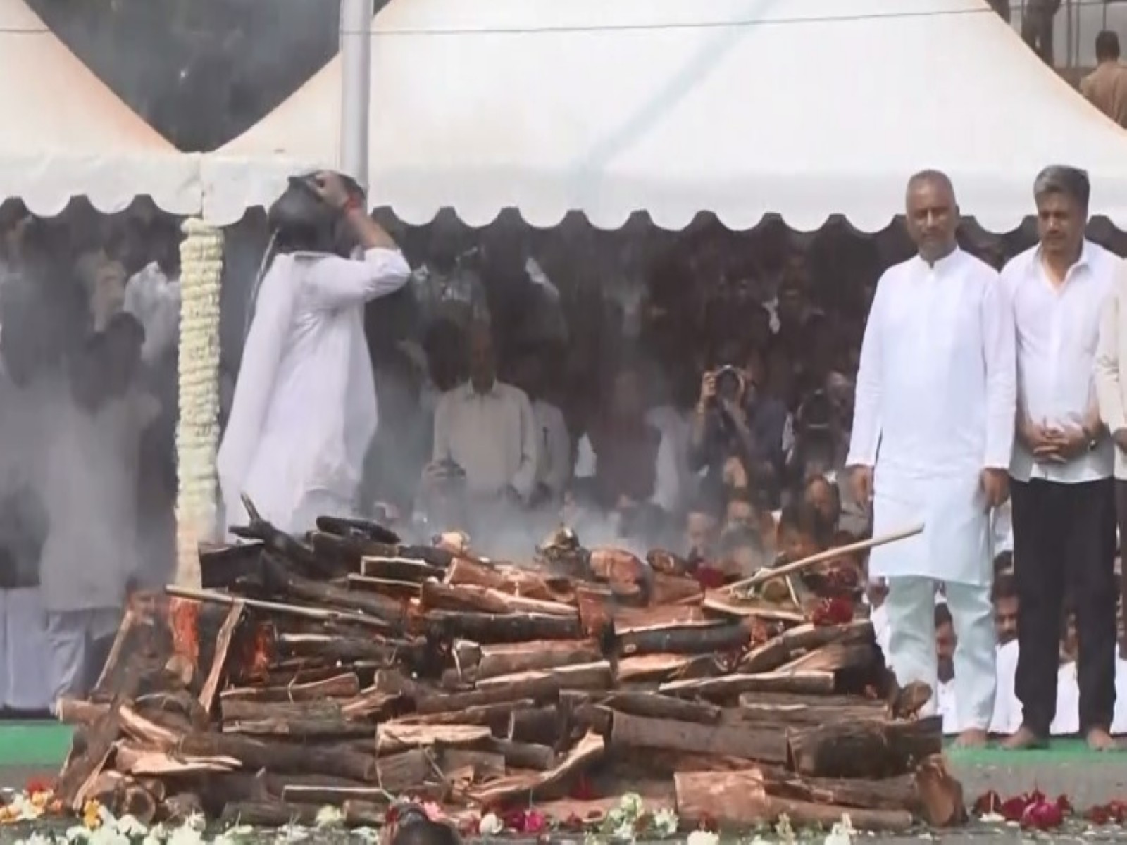 Last rites of Ajit Pawar were performed in Baramati (Photo: ANI)