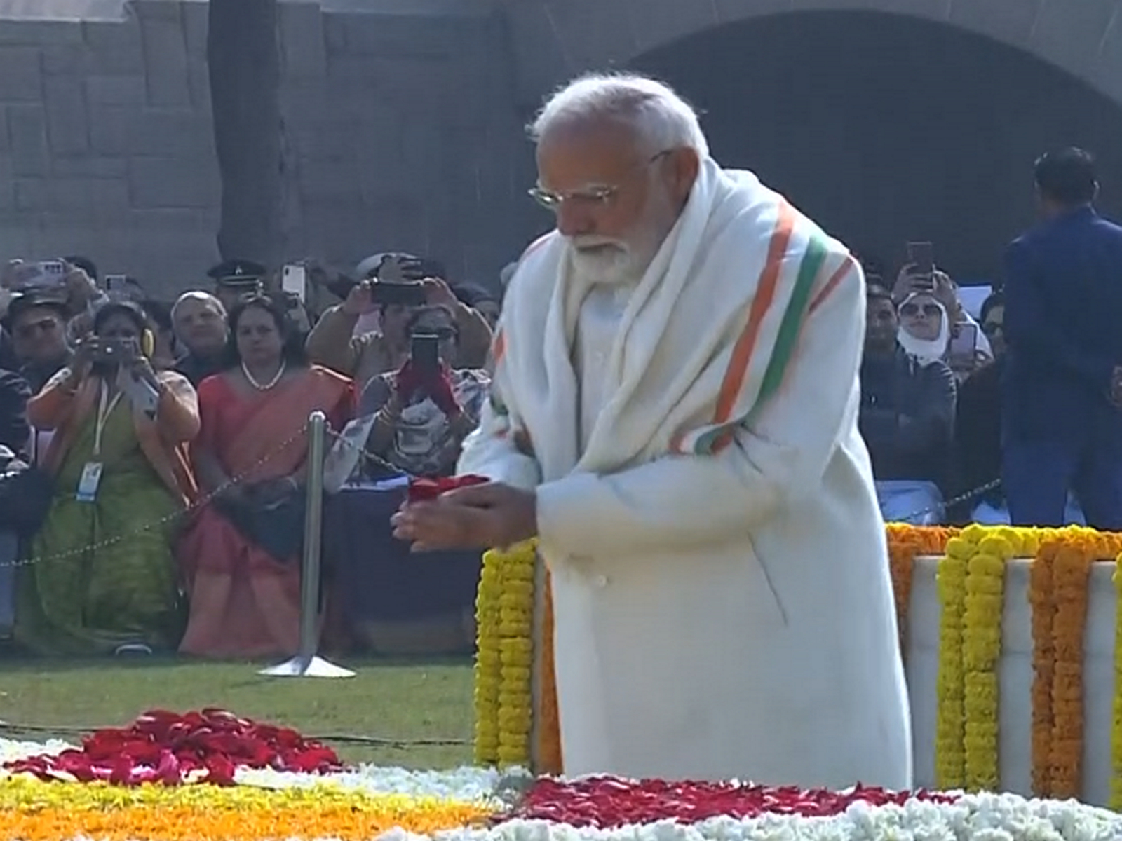 PM Narendra Modi pays tribute to Mahatma Gandhi (Photo/ANI)