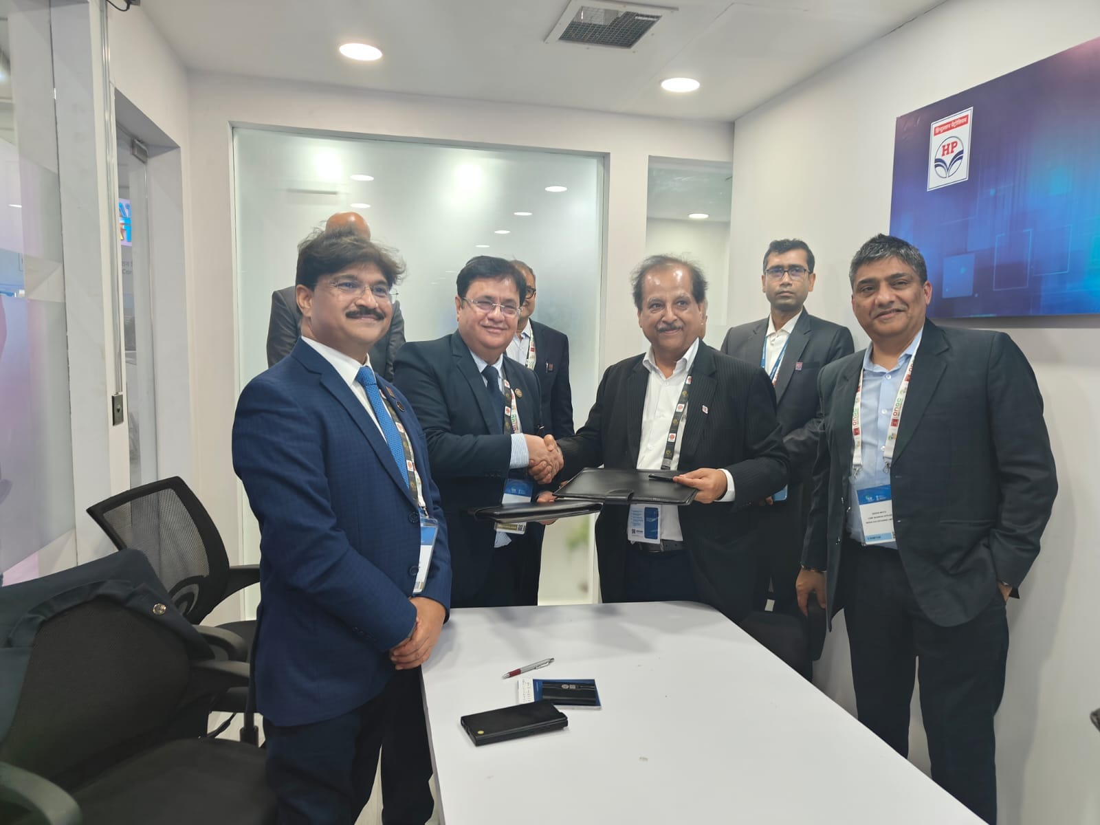 HPCL and IGX sign MoU (Photo/ANI)