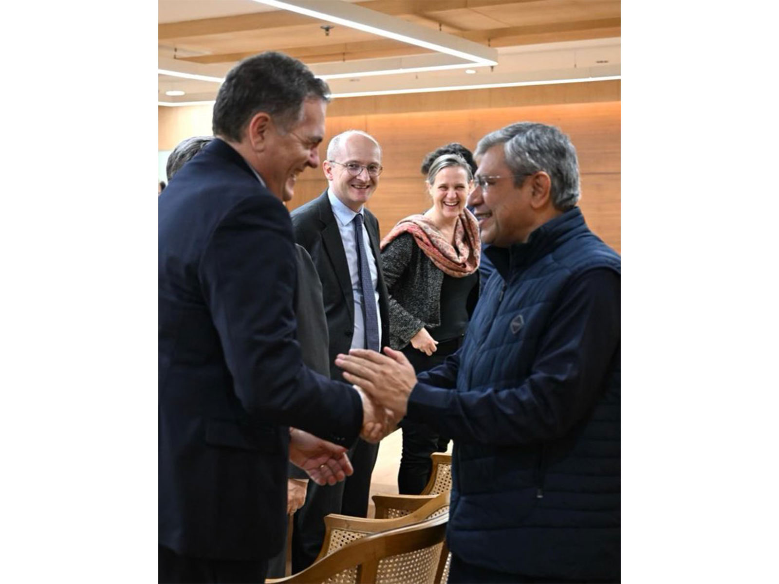 Union Minister Ashwini Vaishnaw during a meeting with French Transport Minister Philippe Tabarot on railway staff upskilling cooperation. (Photo: X/@AshwiniVaishnaw)