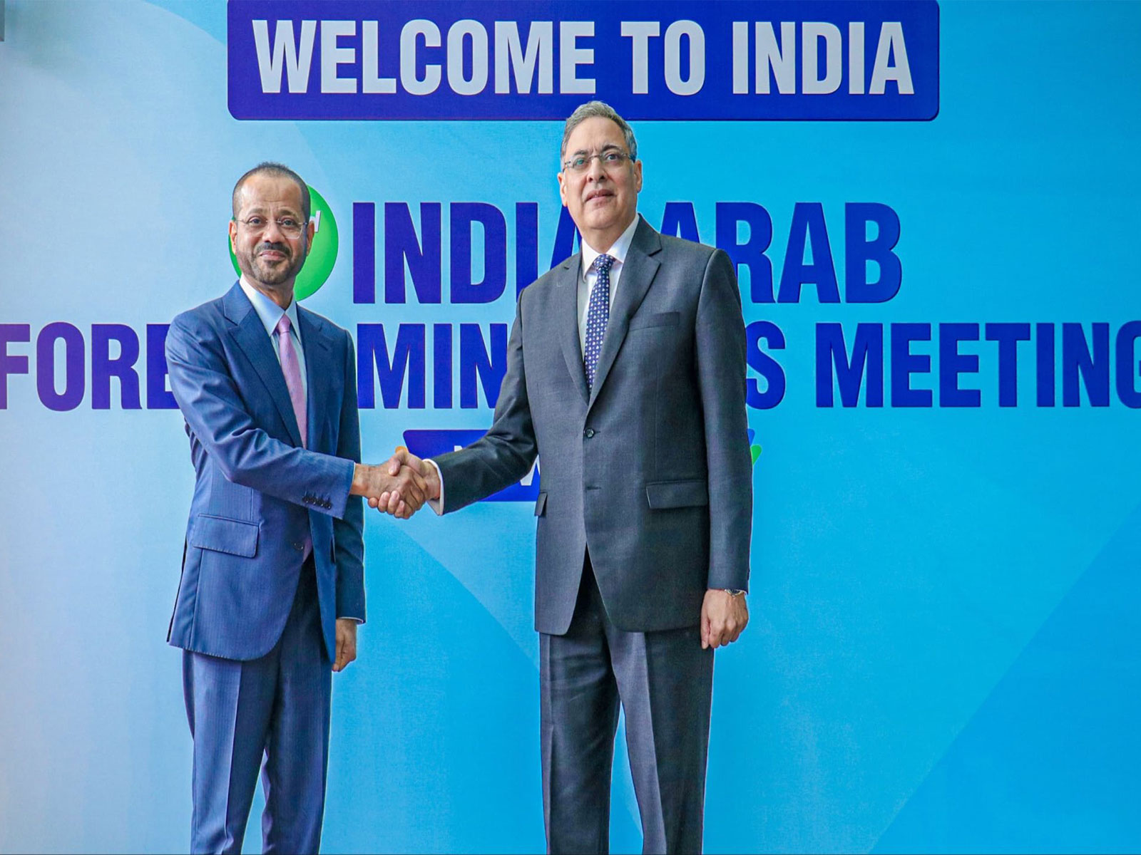 Oman’s Foreign Minoister Badr Albusaidi being welcomed (Photo: X@MEAIndia)