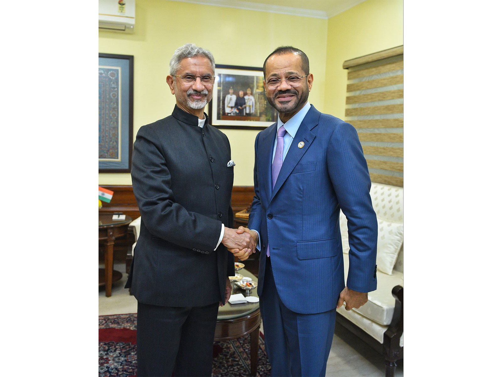 External Affairs Minister S Jaishankar with Oman’s Foreign Minister Badr Albusaidi (Photo: X@DrSJaishankar)