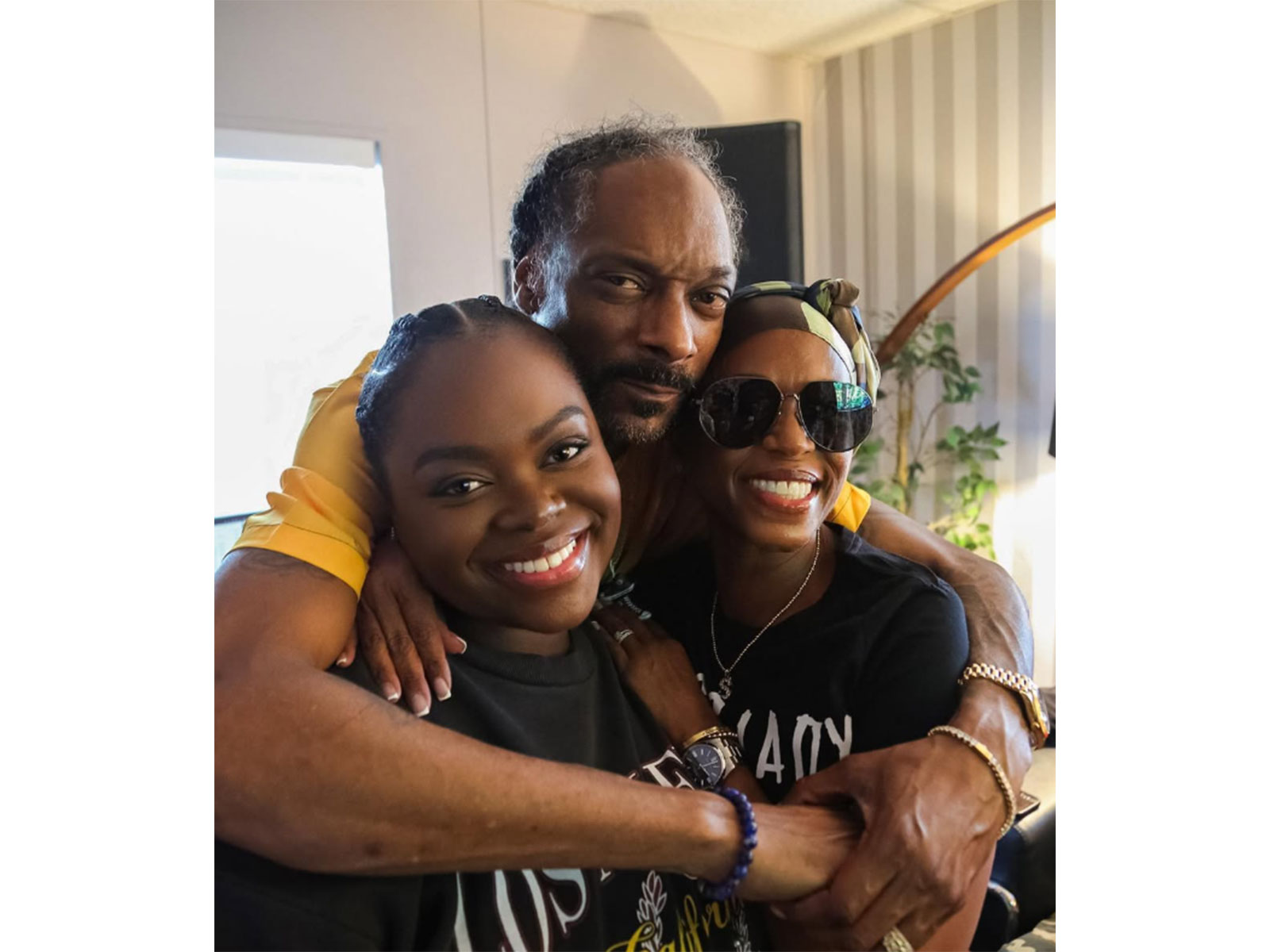Snoop Dogg with daughters (Photo/instagram/@princessbroadus) Snoop Dogg with daughters (Photo/instagram/@princessbroadus)