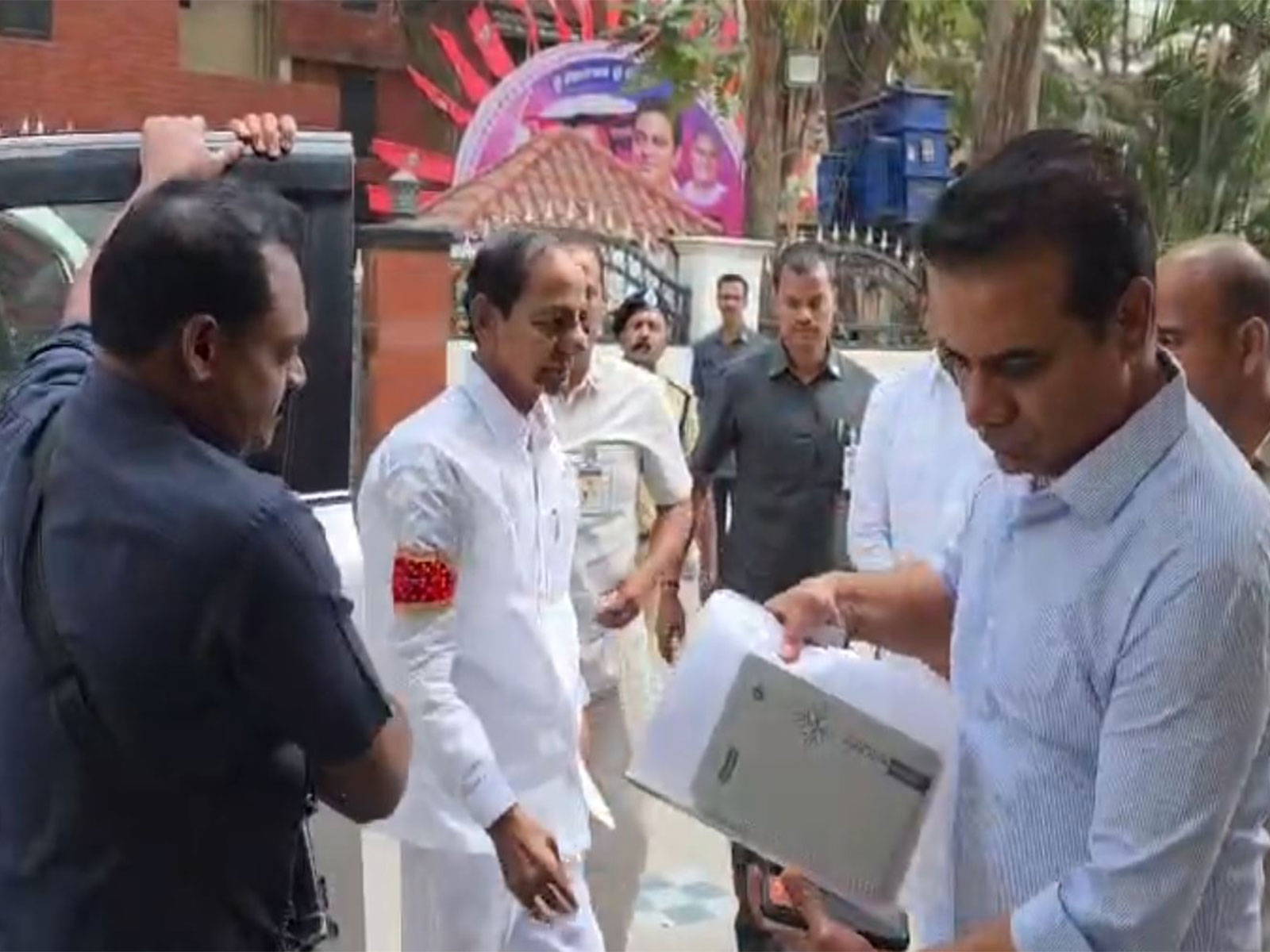 Bharat Rashtra Samithi (BRS) Chief and former Chief Minister of Telangana K Chandrashekar Rao at his farmhouse (Photo/ANI)
