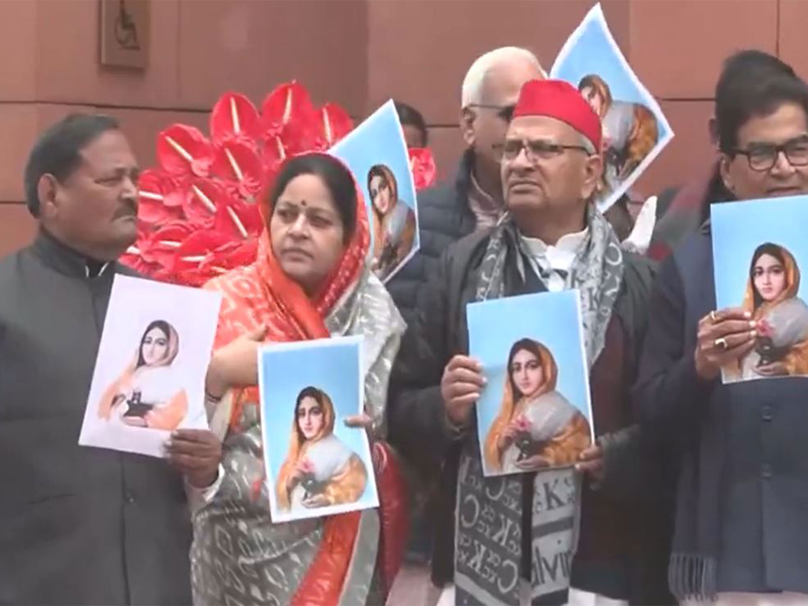 Samajwadi Party MPs protest outside Parliament (Photo/ANI)