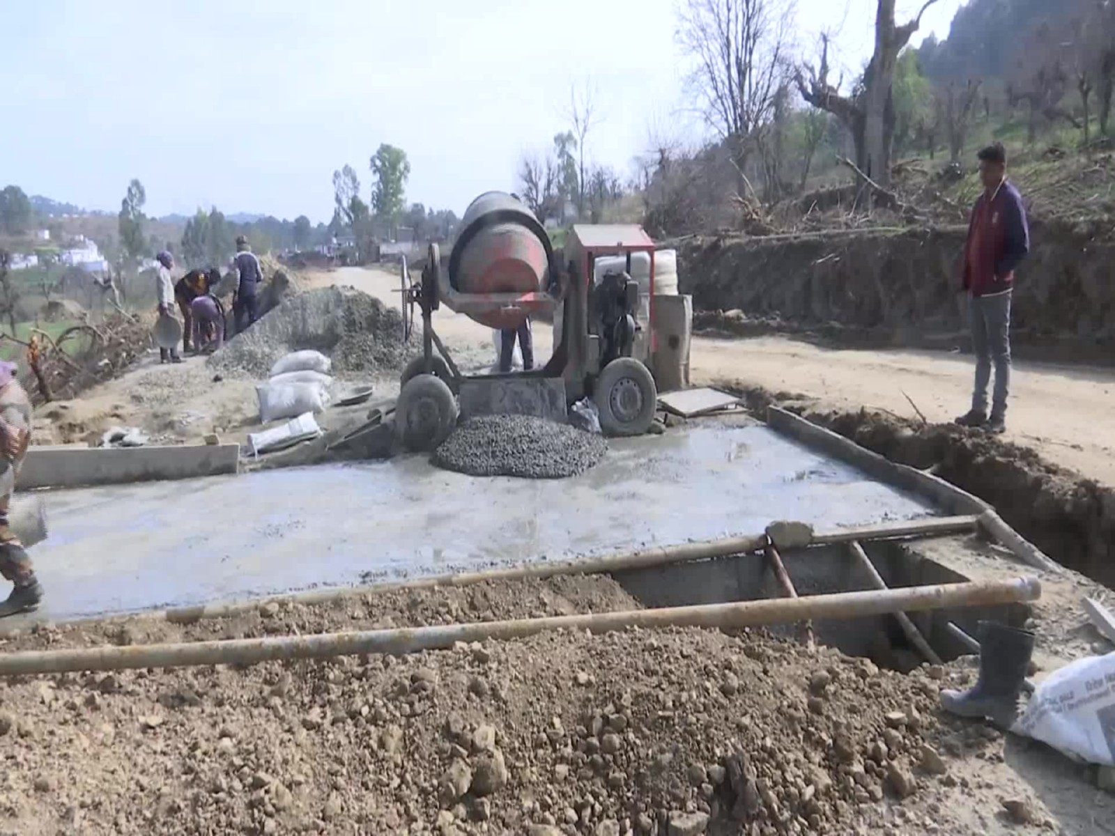 BRO’s construction work ongoing at Bahri Pattan–Jhallas road (Photo/ANI)