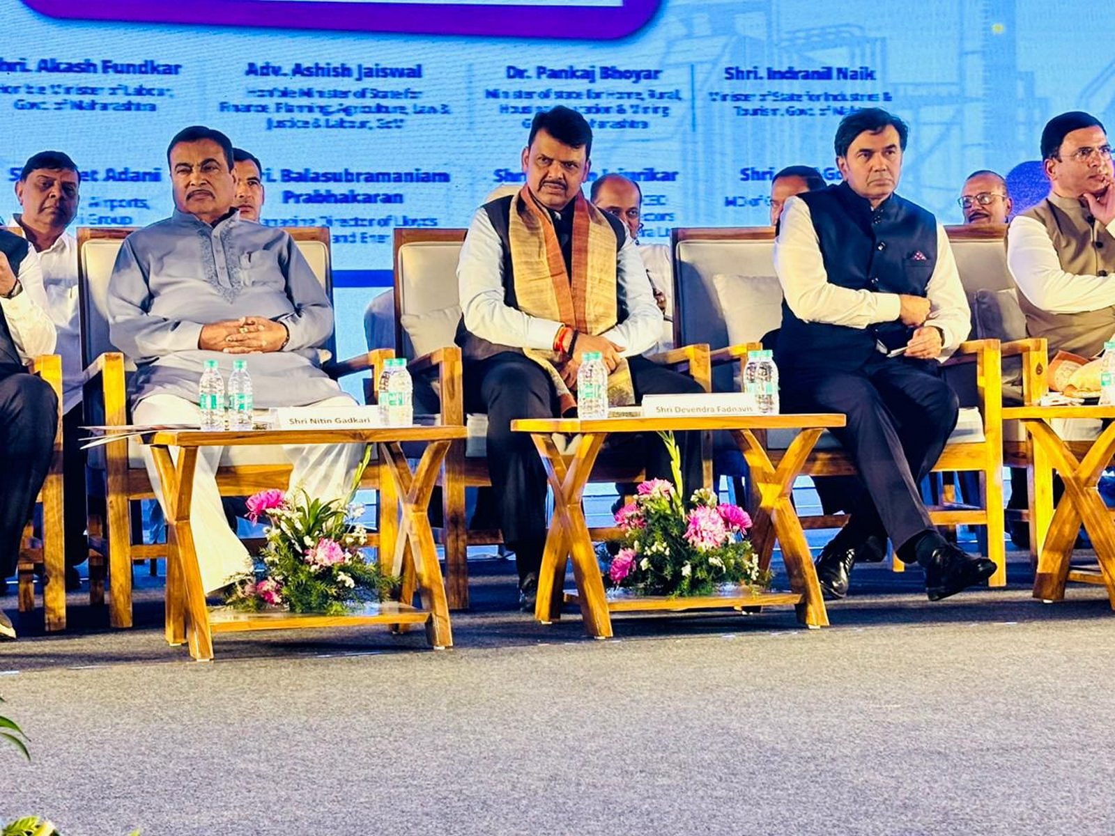 Maharashtra Chief Minister Devendra Fadnavis and Union Minister Nitin Gadkari attend 