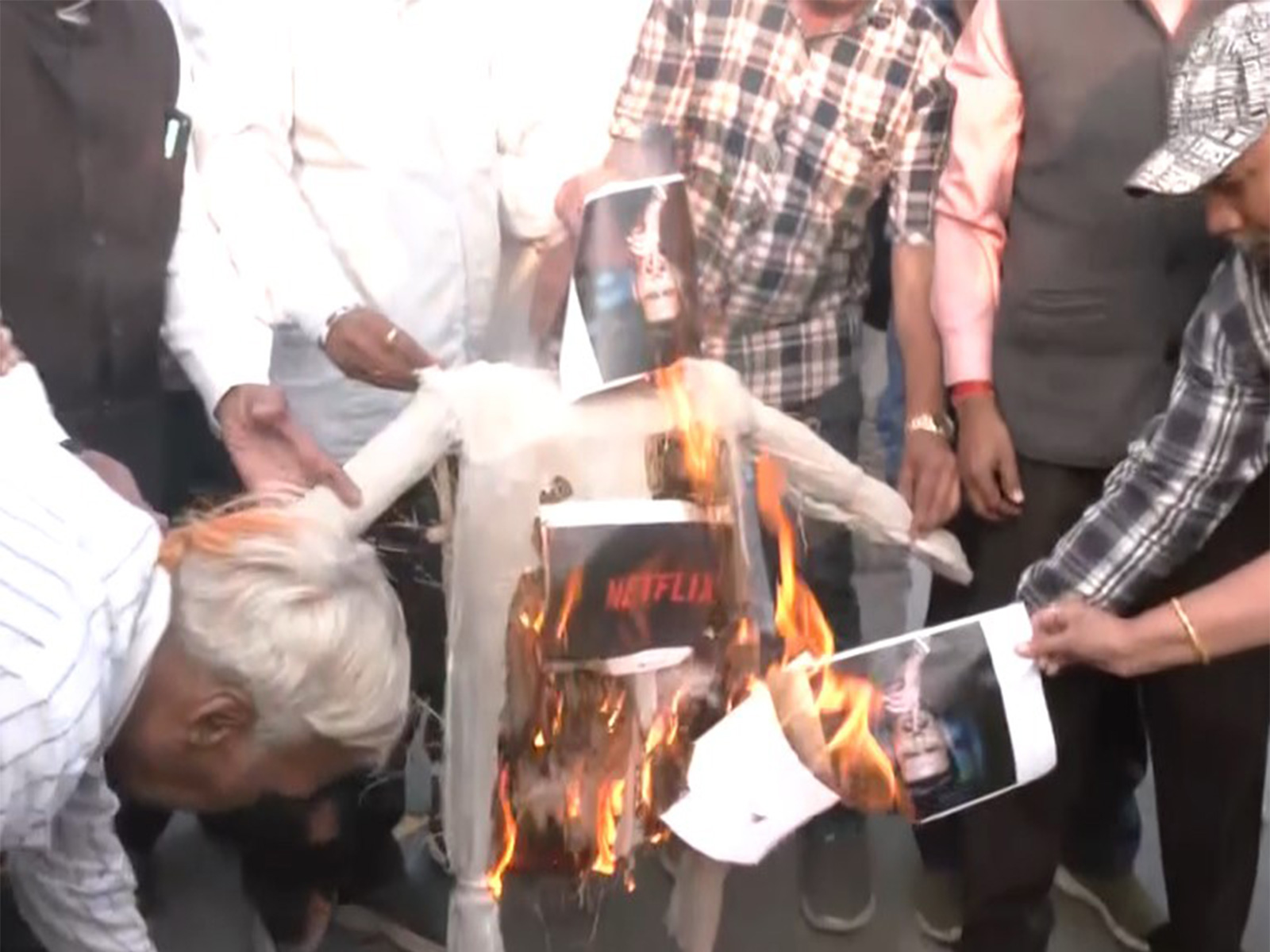 Protest over 'Ghhoskhor Pandat' in Indore (Photo/ANI)