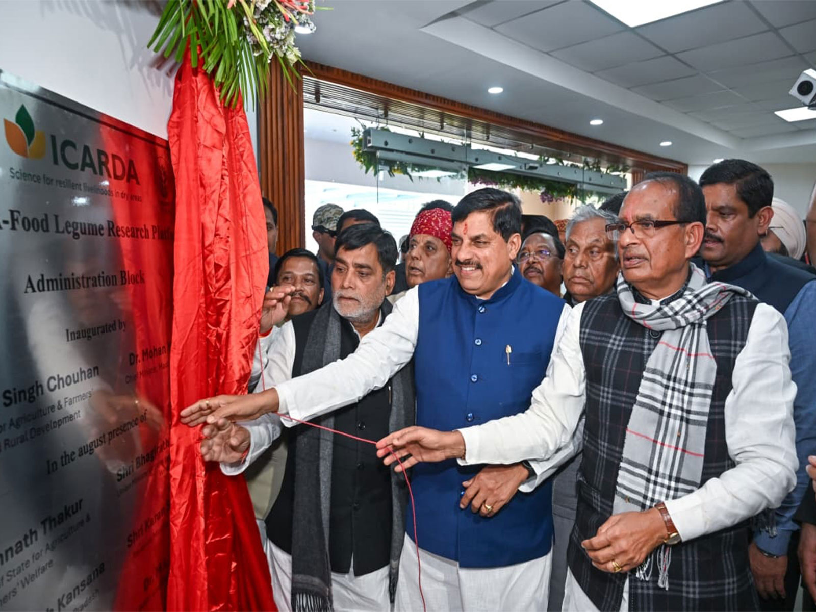 MP CM Mohan Yadav and Union Minister Shivraj Singh Chouhan inaugurating ICARDA facilities in Sehore (Photo/DPR)