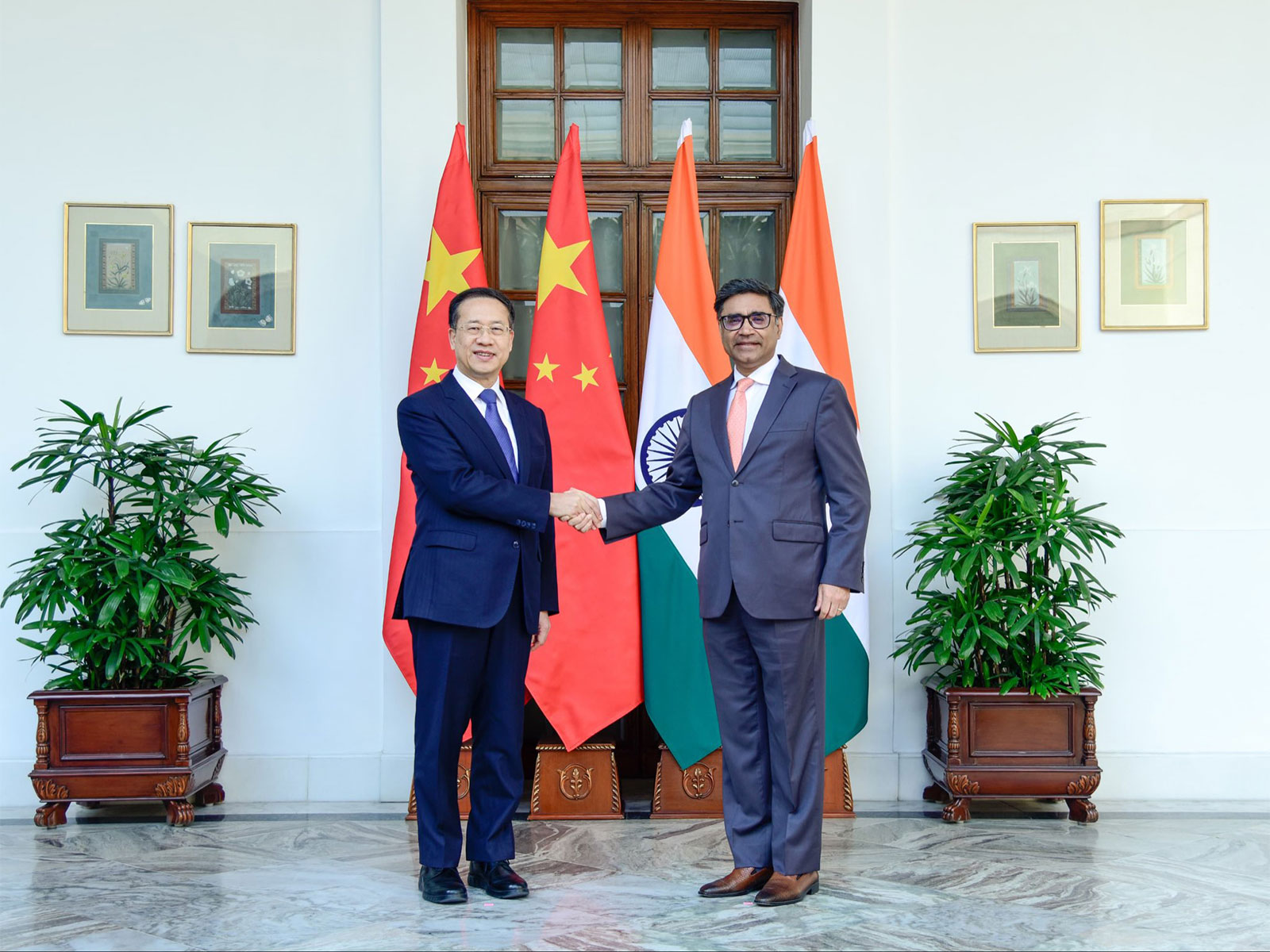 Foreign Secretary Vikram Misri meets Chinese Vice Foreign Minister Ma Zhaoxu during the India–China Strategic Dialogue held in New Delhi. (Photo: X/@MEAIndia)