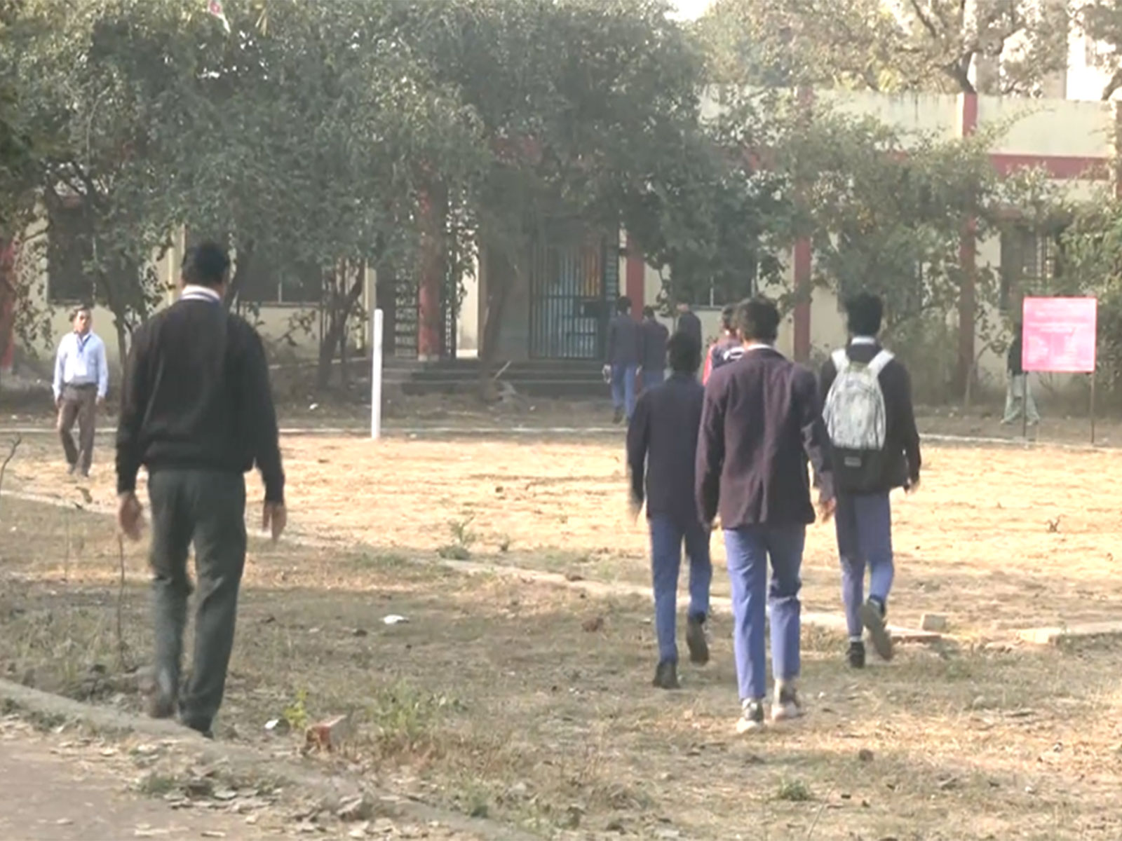 Students are going to take exams at an examination center in Bhopal (Photo/ANI)