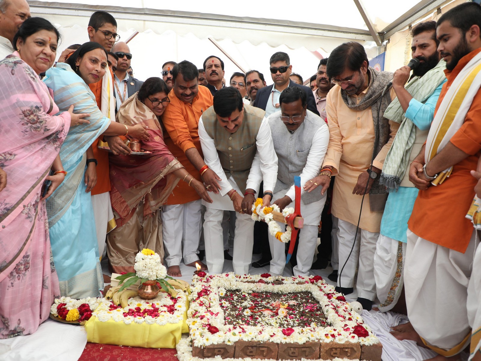 MP CM Mohan Yadav is laying the foundation stone of water project (Photo/DPR)