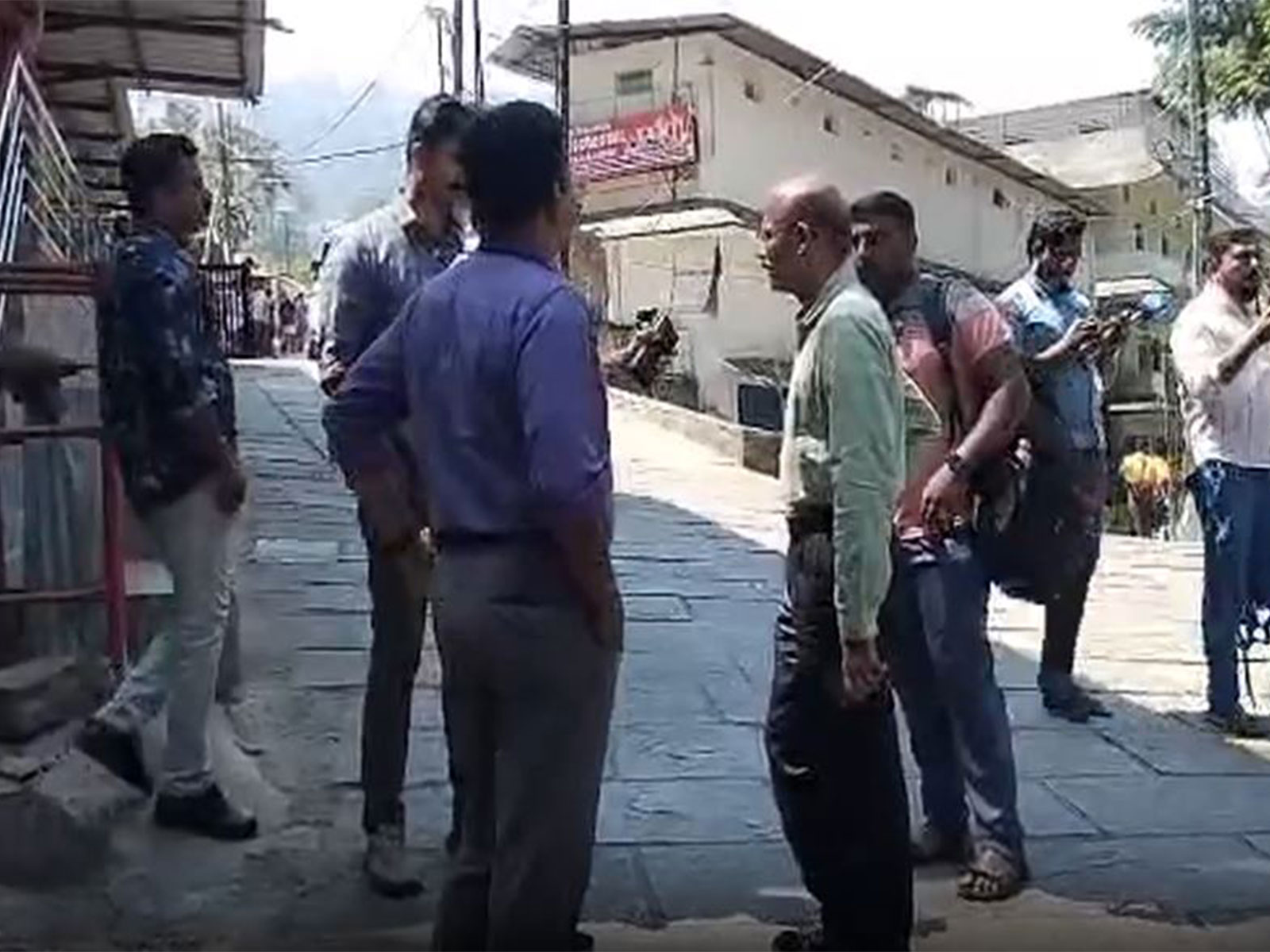 SIT reaches Sabarimala temple for fresh sample collection in gold theft probe (Photo/ANI)