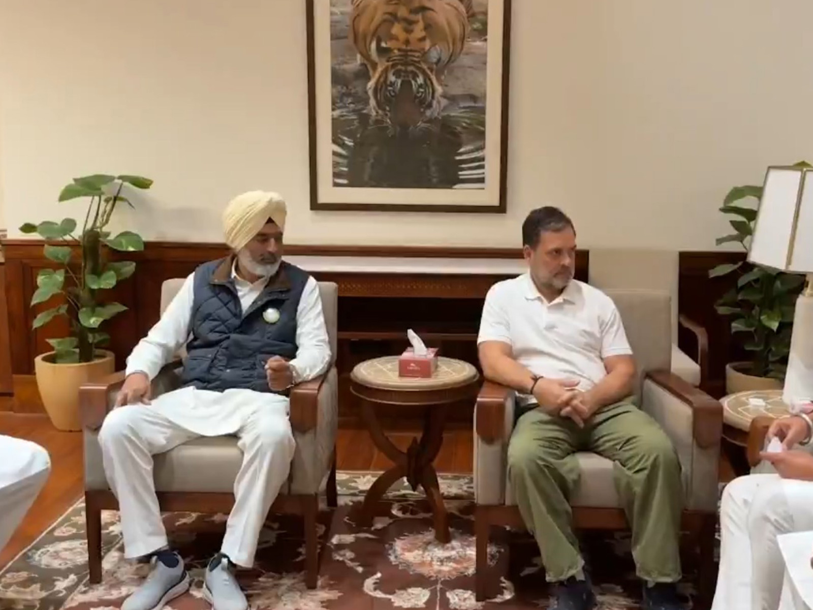 Kisan Unions meet LoP Rahul Gandhi (Photo/X@RahulGandhi)