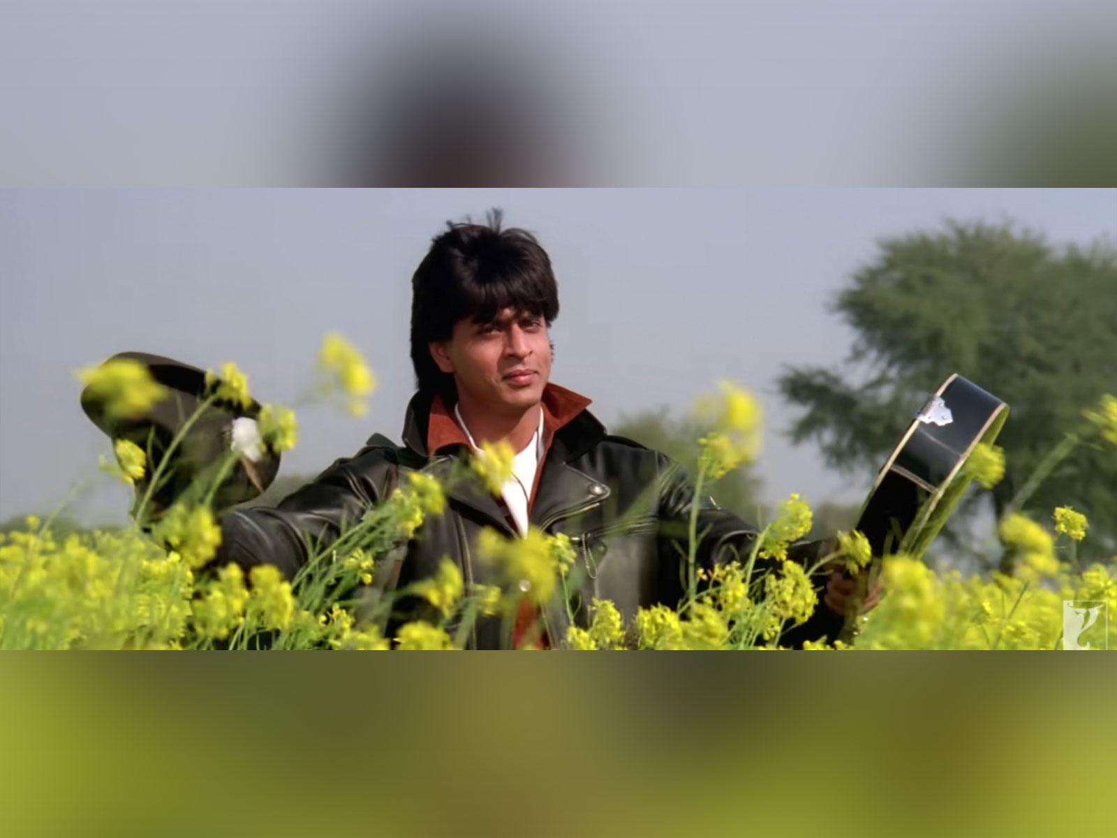 Shah Rukh Khan in 'DDLJ' still (Photo/@YRF)