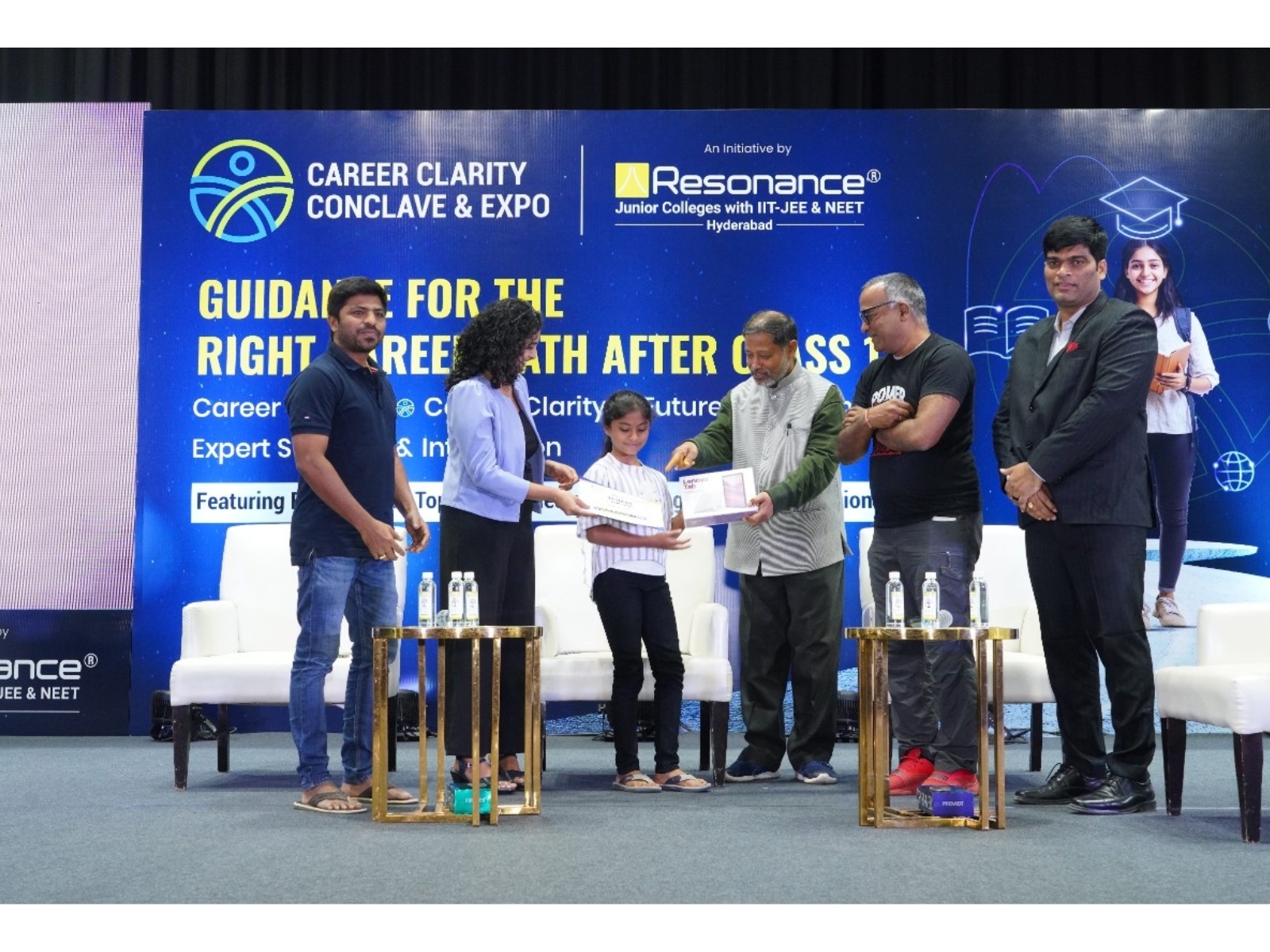 Top 100 Achievers Awarded Tablets by Resonance Top 100 Achievers Awarded Tablets by Resonance