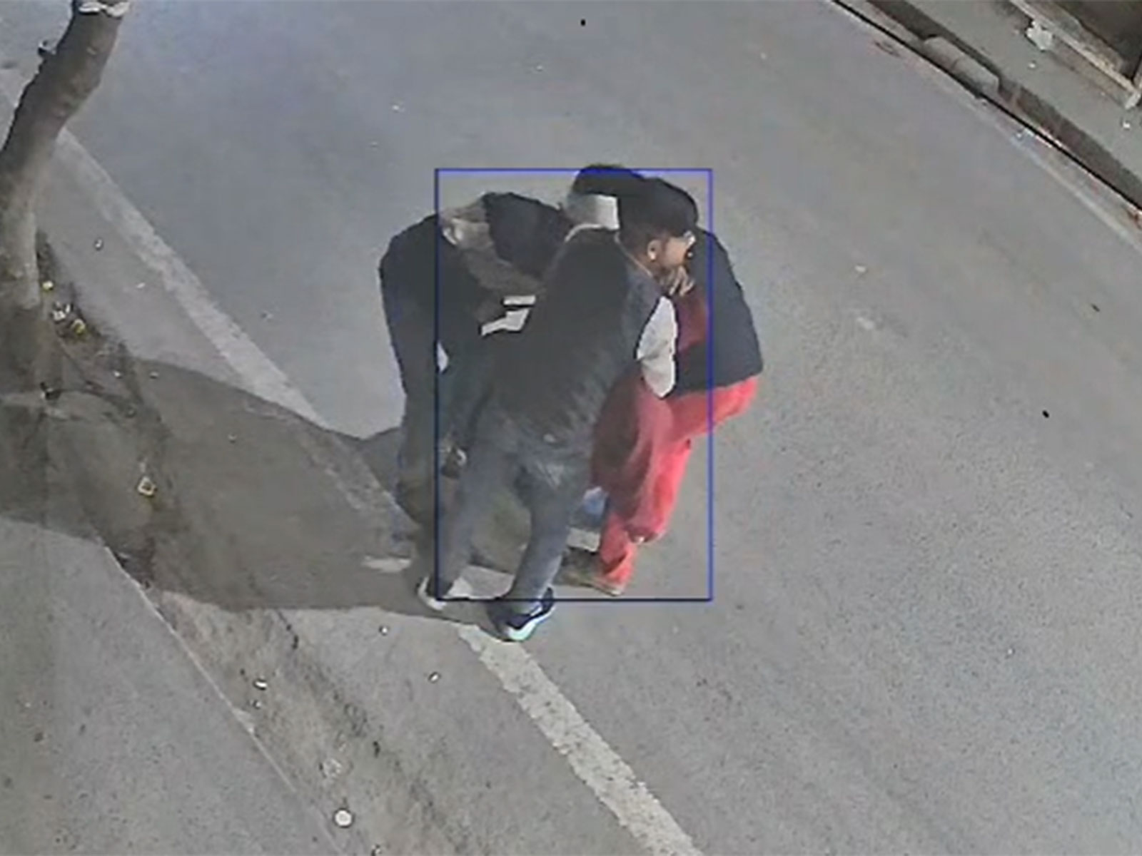 Visual from the video (Photo/Viral cctv)