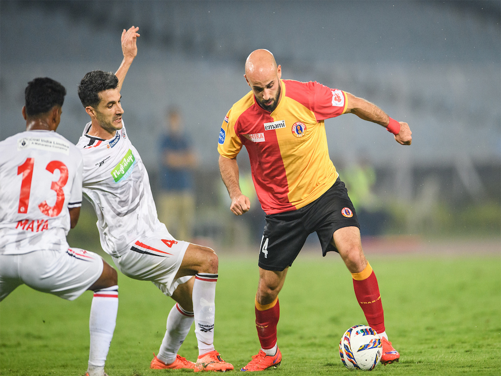 East Bengal and NorthEast United in action. (Photo: ISL)