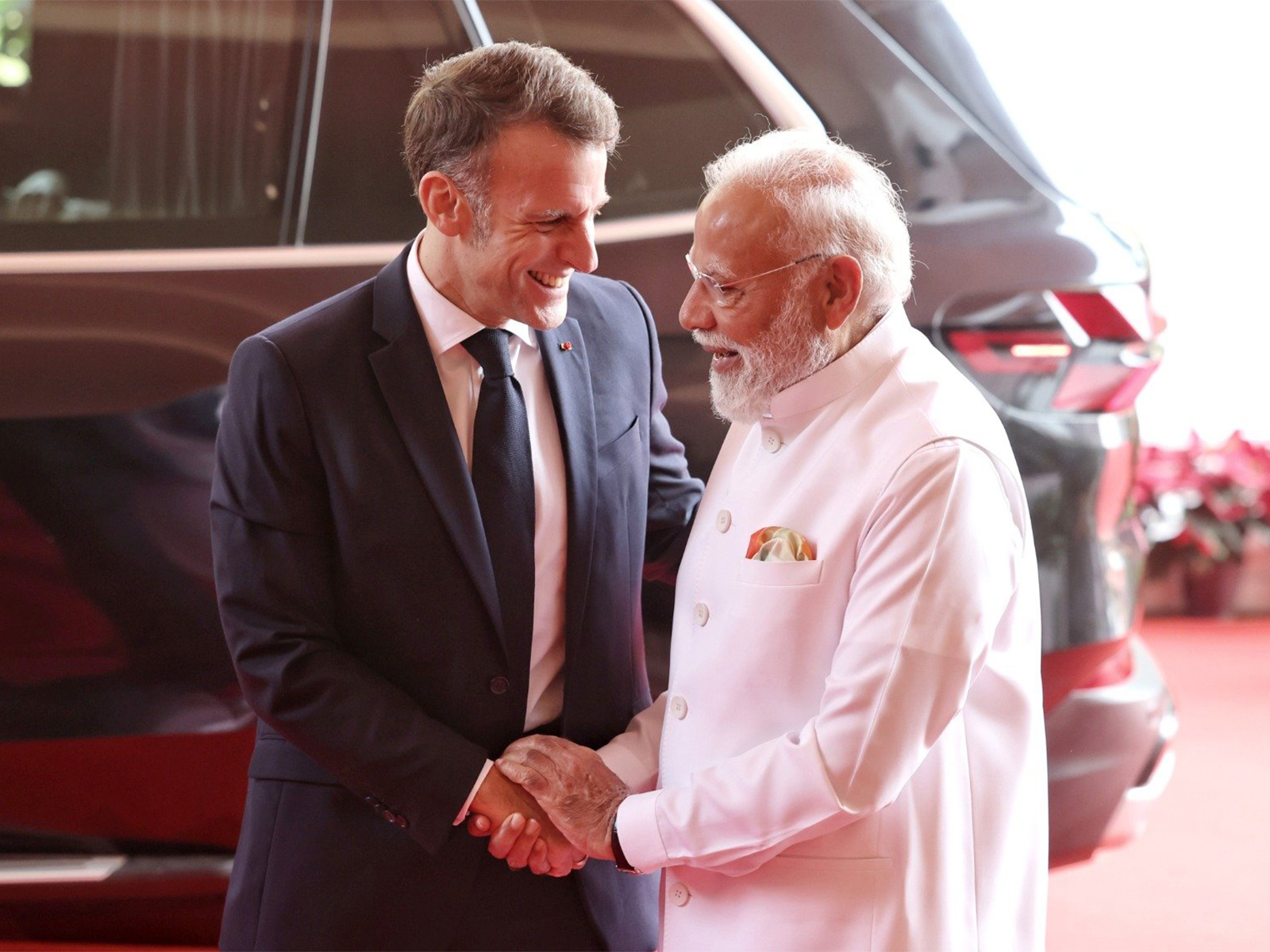 PM Modi with French President Macron at Maharashtra Lok Bhavan (Photo/X@narendramodi)