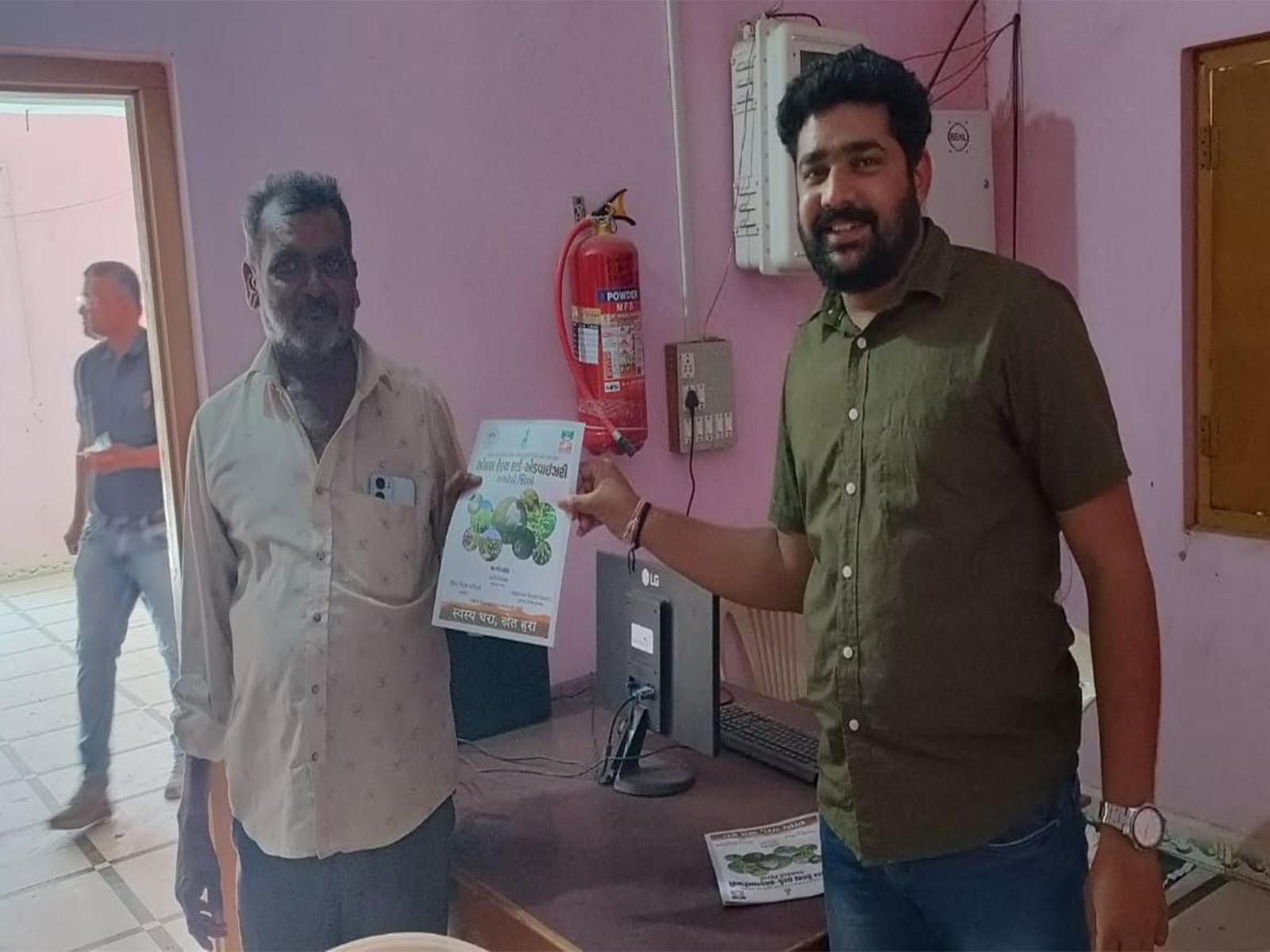 Gujarat issues 2.19 Crore Soil Health Cards to farmers (Photo/GujaratCMO) Gujarat issues 2.19 Crore Soil Health Cards to farmers (Photo/GujaratCMO)