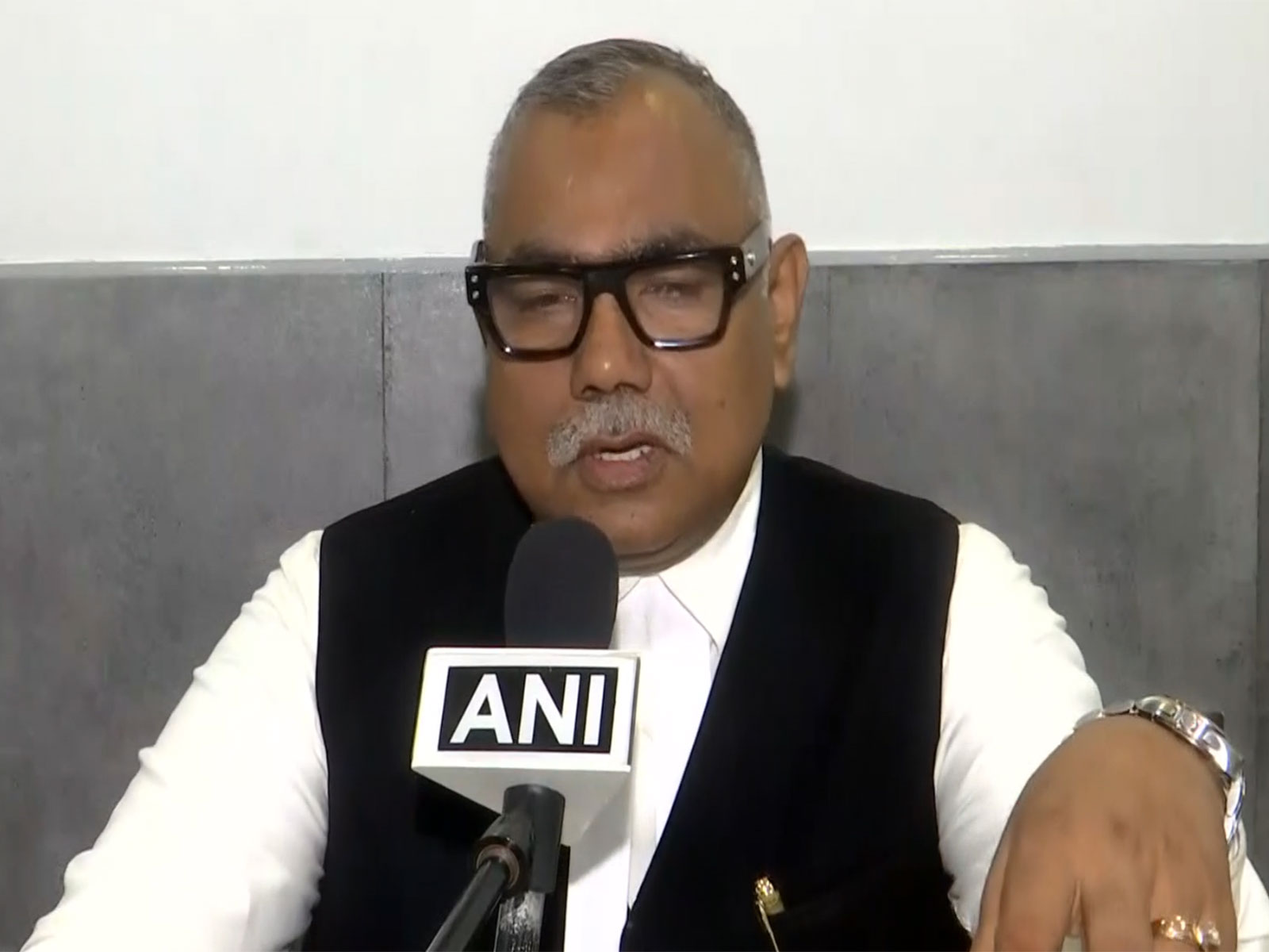 Minor accused's Lawyer Lal Singh Thakur (Photo/ANI)