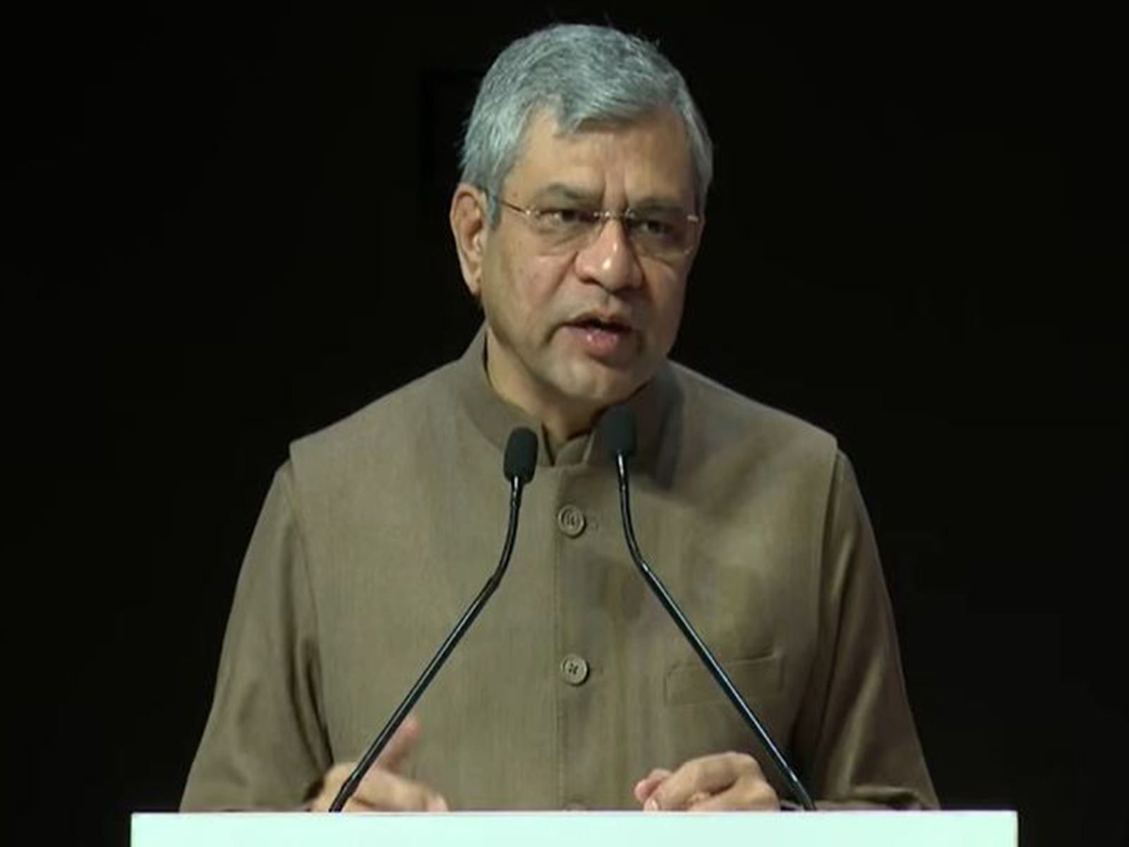 Union Minister Ashwini Vaishnaw (Photo/ Youtube @India AI)