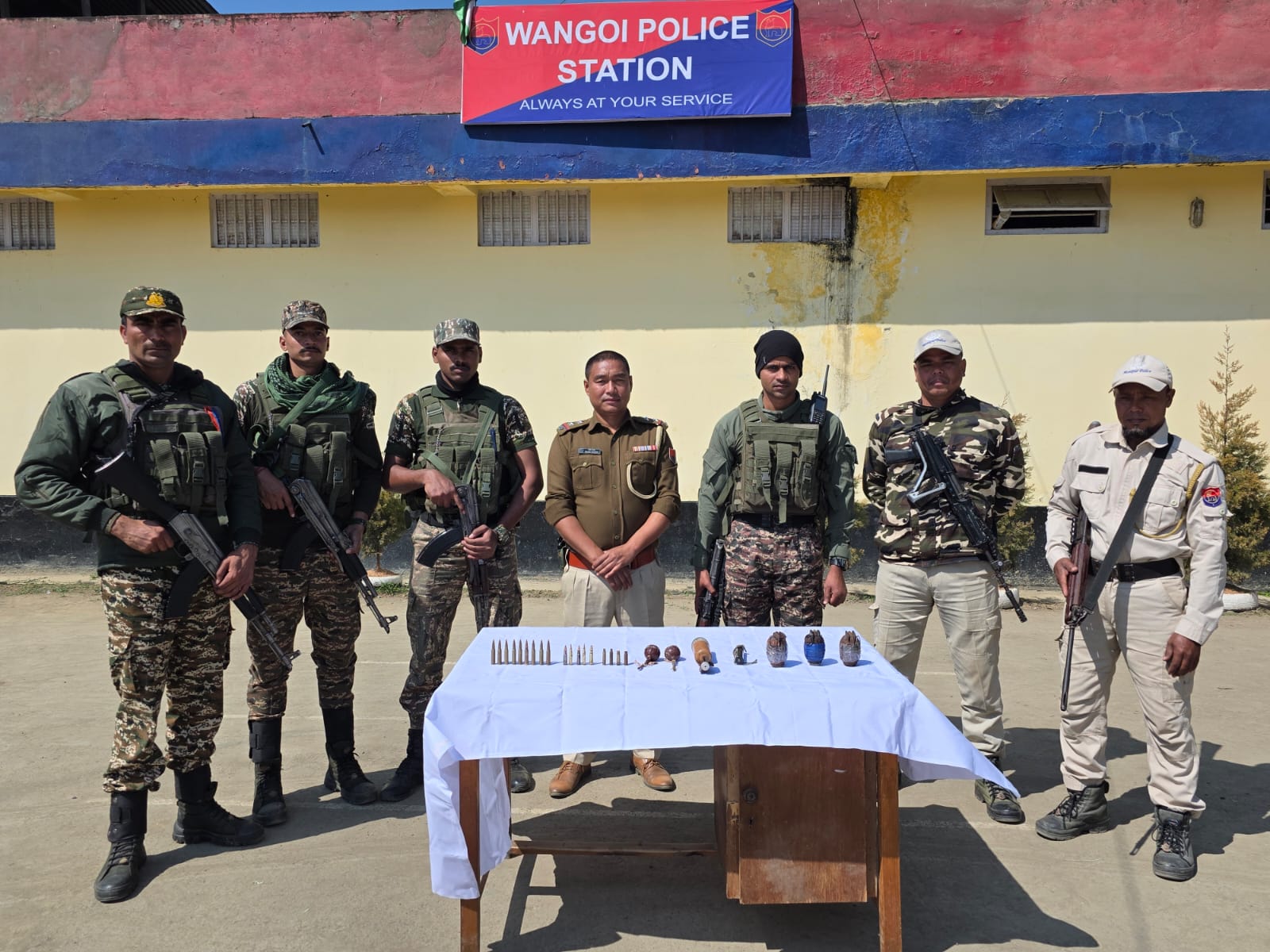 Arms and explosives recovered in Imphal West (Photo: x/@manipur_police)