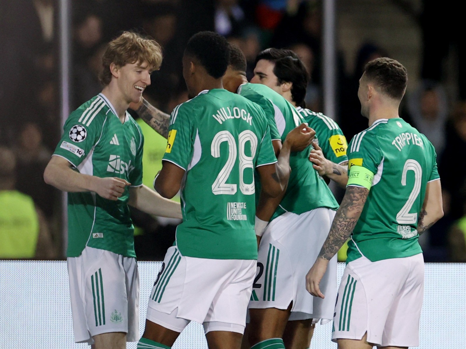 Newcastle United's Anthony Gordon celebrating with teammates (Photo: Reuters)
