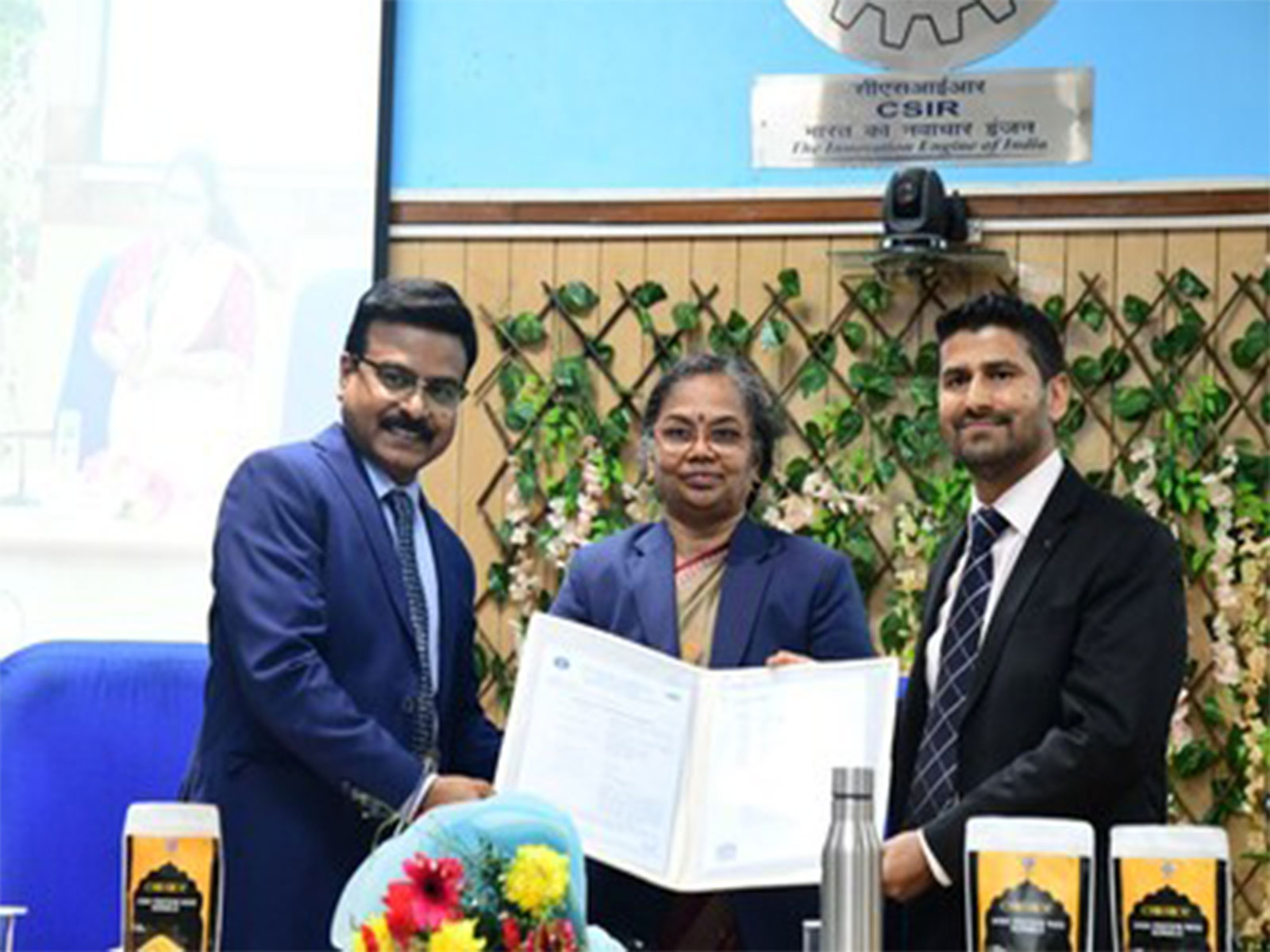 (L–R) Vikas Gupta, Global Head R&D, TCPL; Dr N. Kalaiselvi, Secretary DSIR & DG, CSIR; Dr C. Anandharamakrishnan, Director, CSIR-NIIST