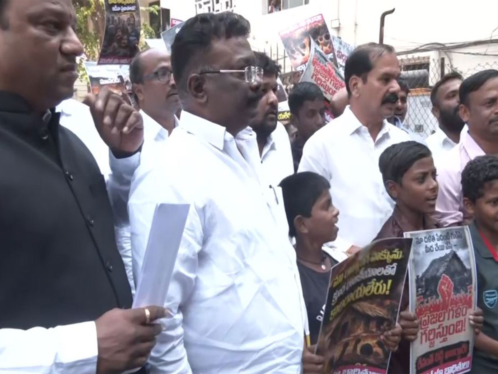 BRS files complaint with Telangana Human Rights Commission (Photo/ANI)