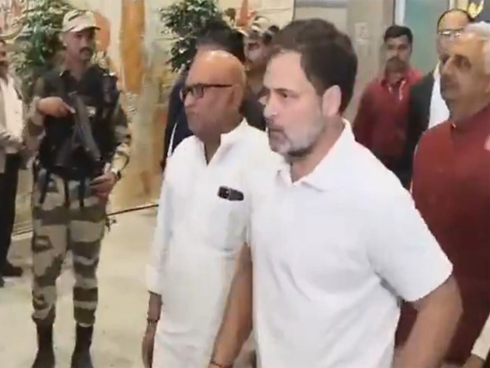 LoP Lok Sabha Rahul Gandhi arrives at Lucknow airport (Photo: ANI)