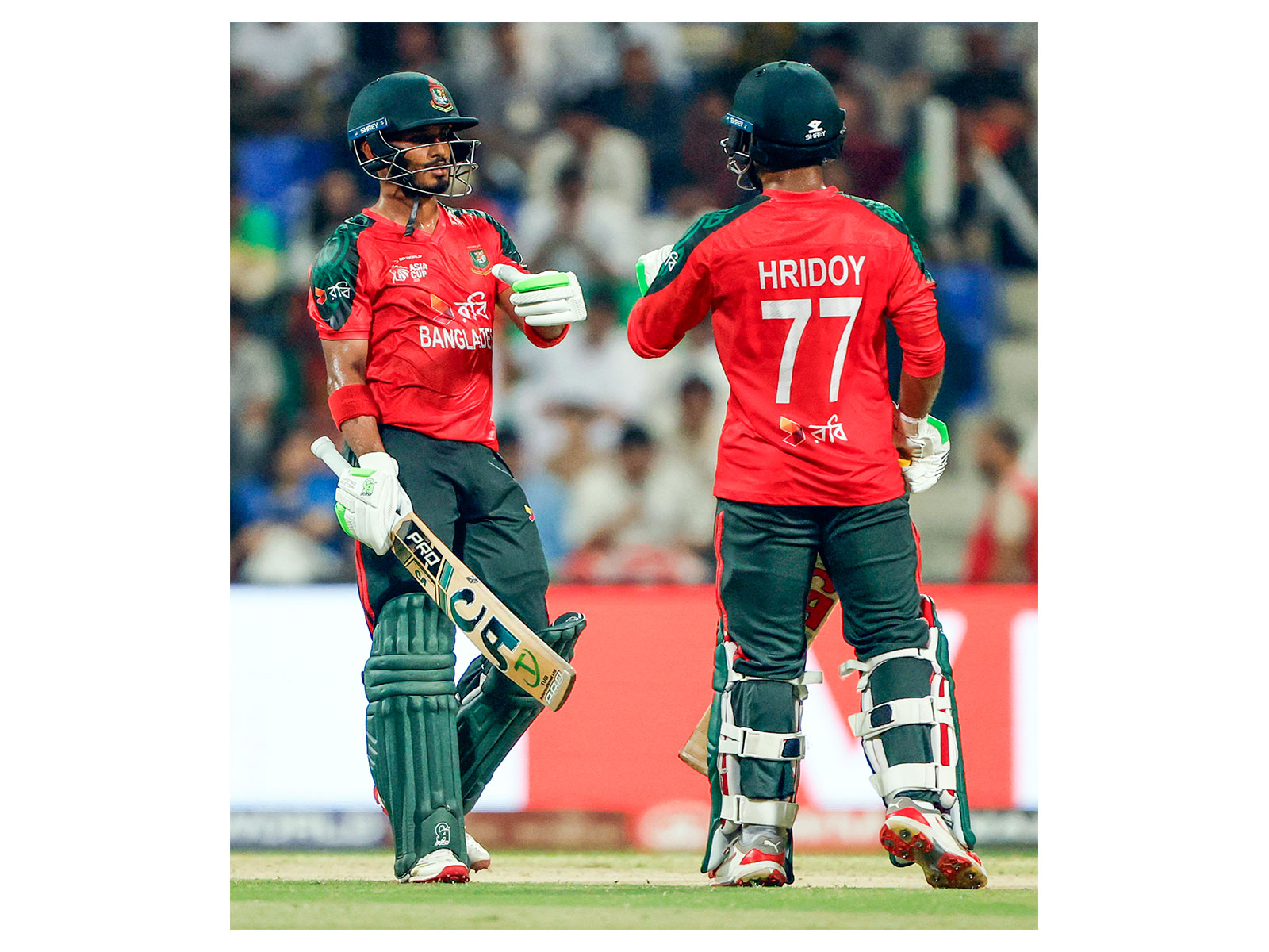 Bangladesh cricketers Tanzid Hasan Tamim (L) and Tawhid Hridoy (R) (Photo: ANI)