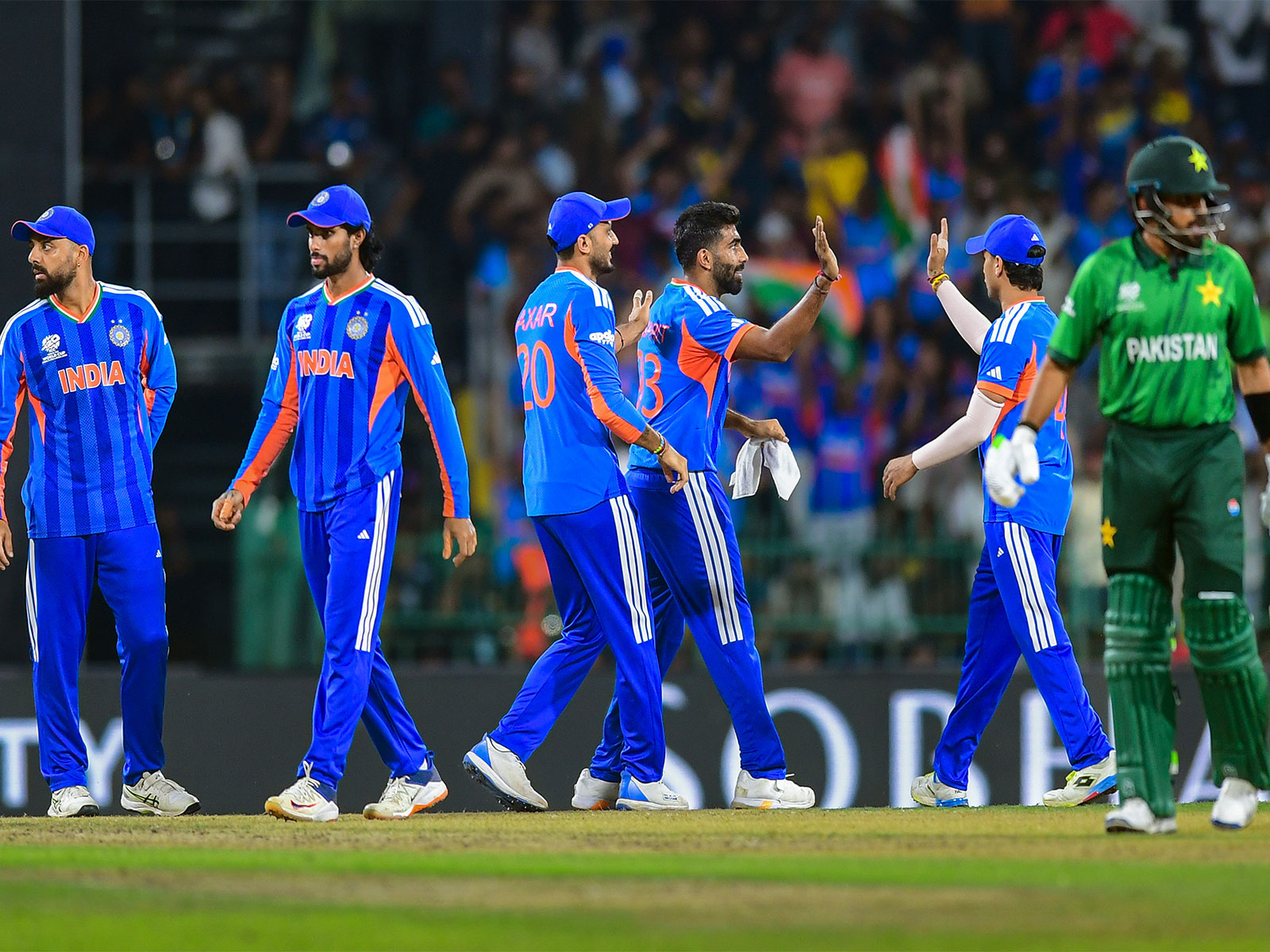 
    India vs Pakistan viewership on JioHotstar reach record high
    