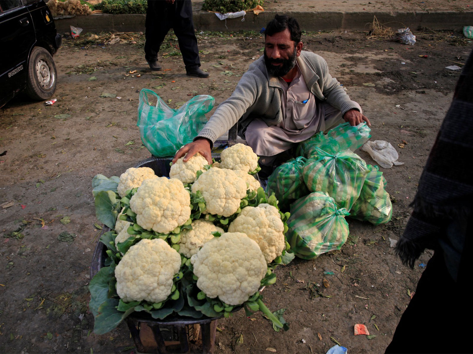 Vegetable seller in Pakistan (File Photo/ Reuters)