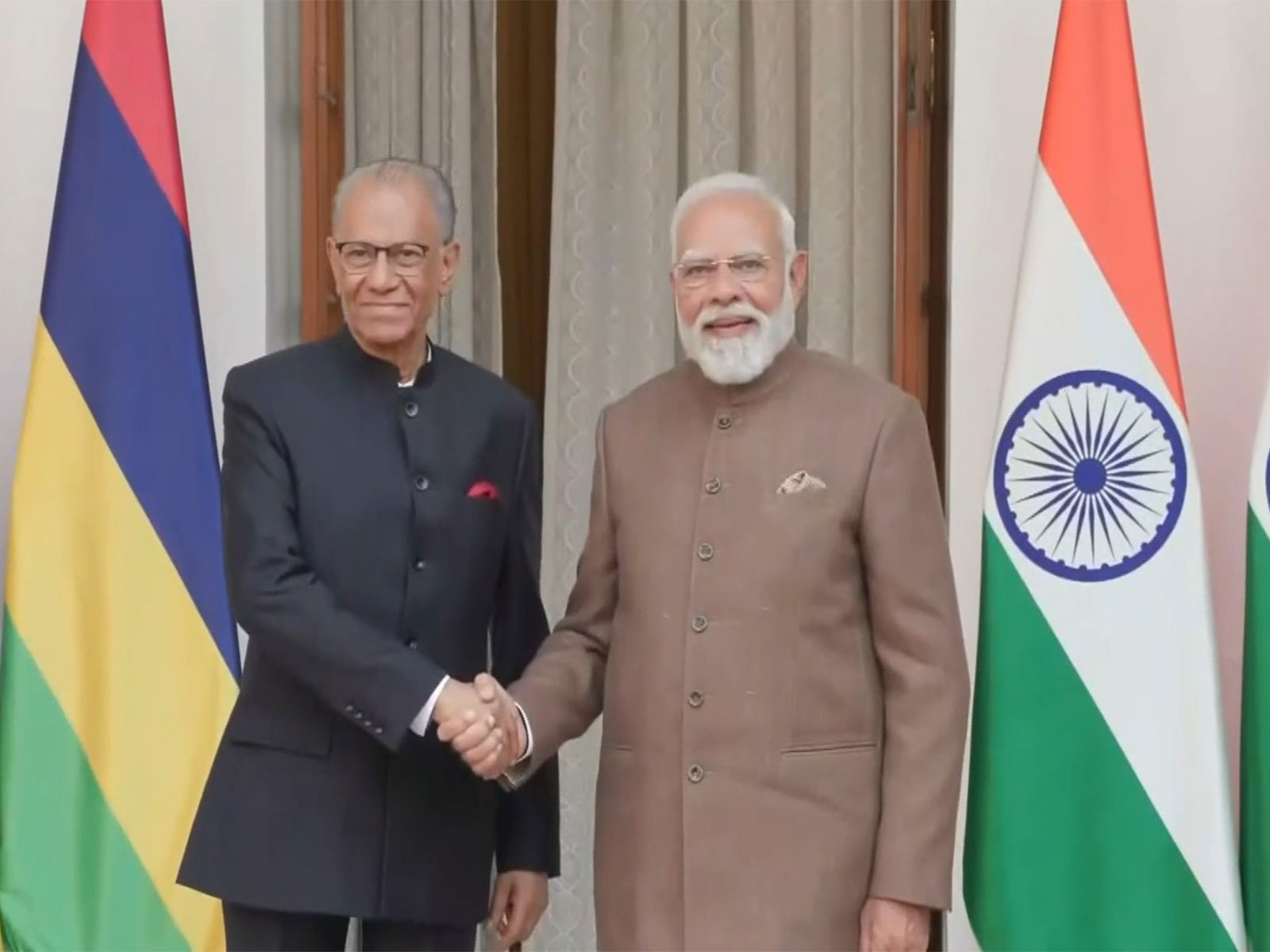 PM Modi holds bilateral meeting with Mauritius PM Navin Ramgoolam (Photo/ANI/DDNews)