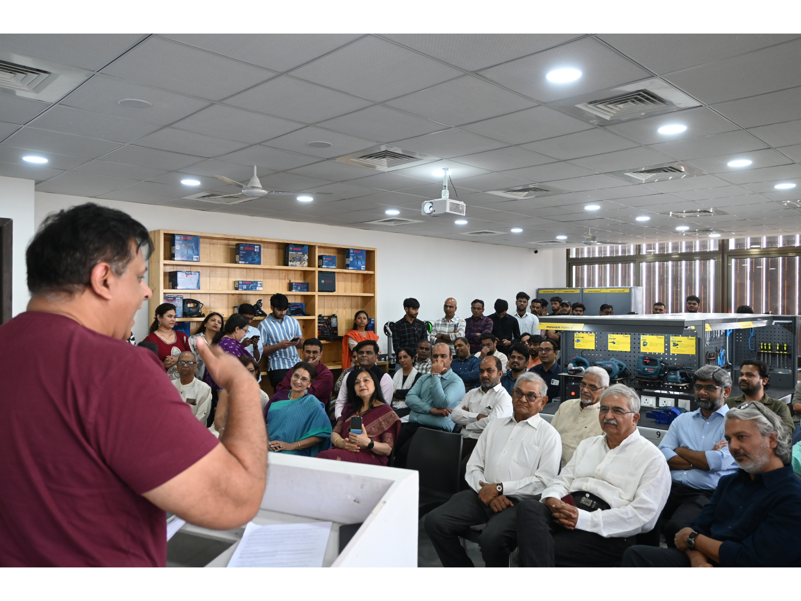 Navrachana University inaugurates NUV Tinkerers’ Lab to foster innovation and hands-on learning in advanced technologies.